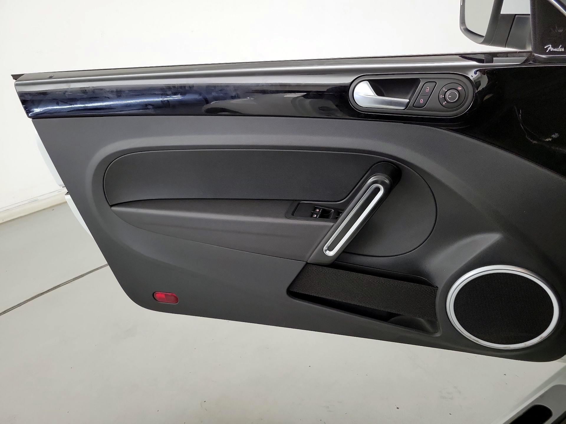 Thumbnail: 2019 Volkswagen Beetle - 12