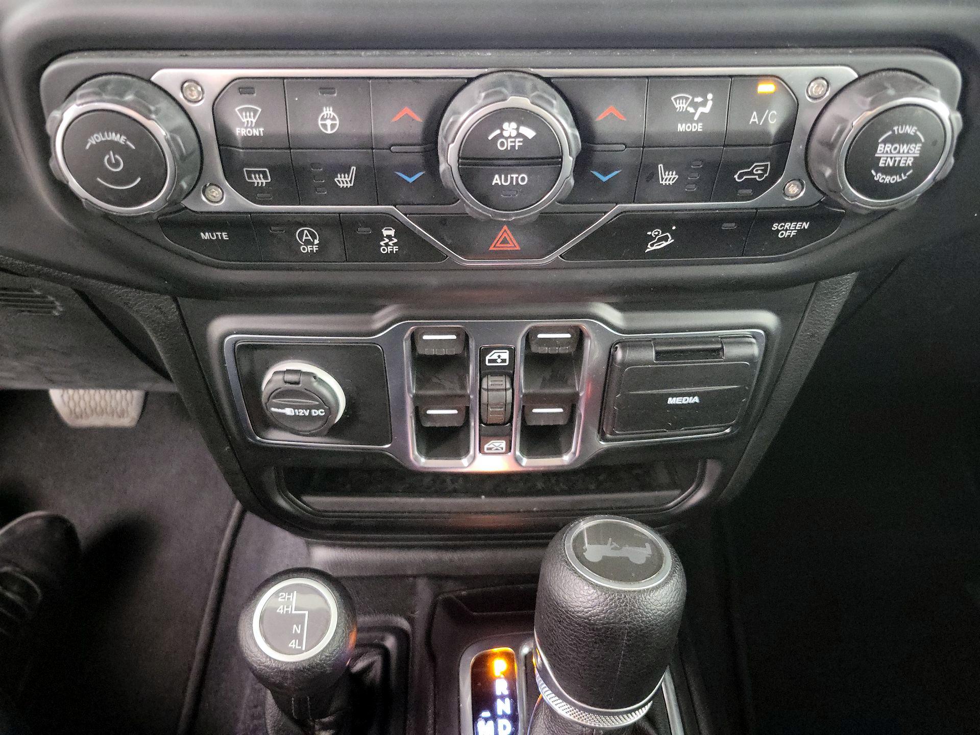 Thumbnail: 2020 Jeep Wrangler - 14
