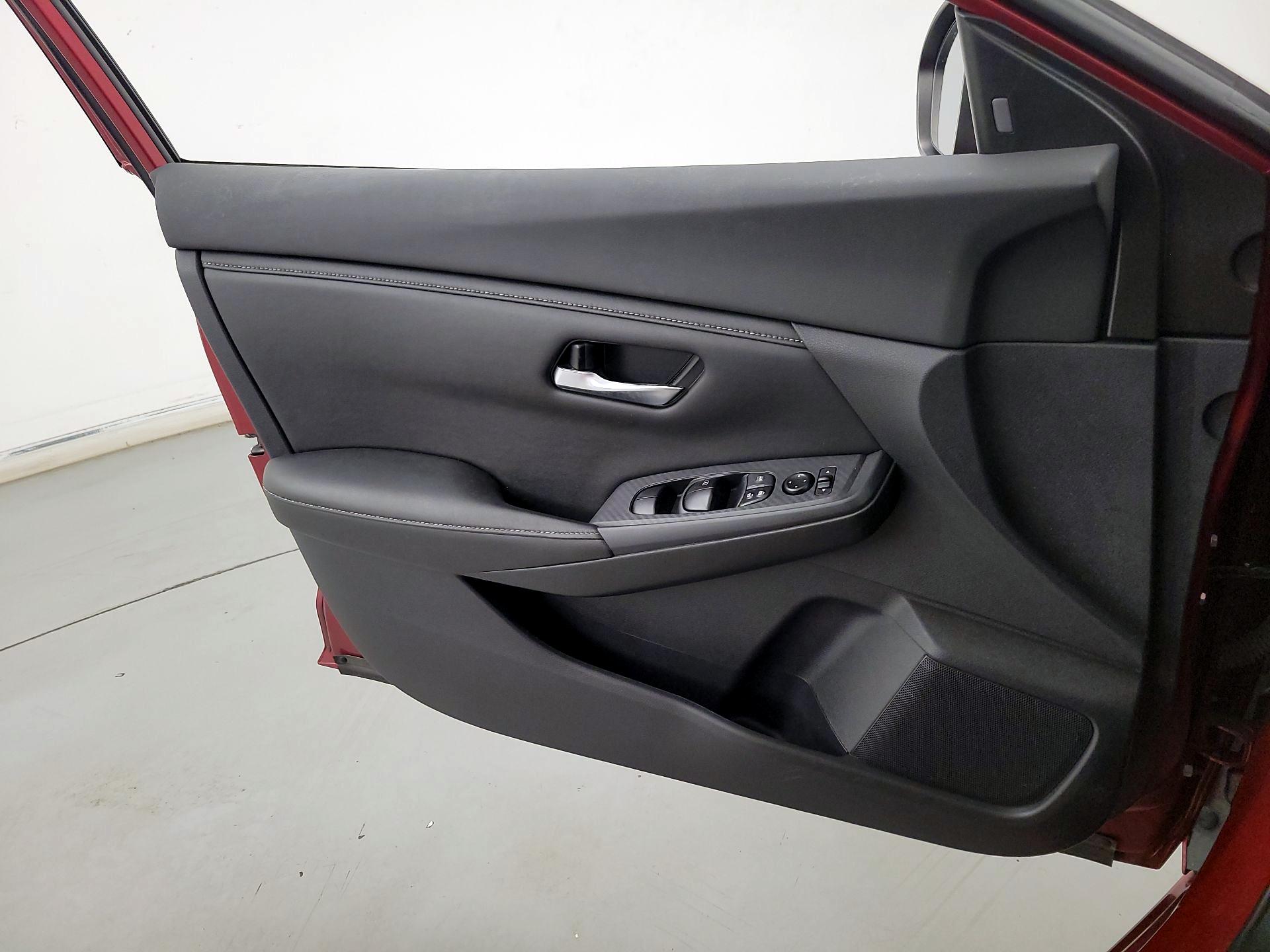Thumbnail: 2022 Nissan Sentra - 12