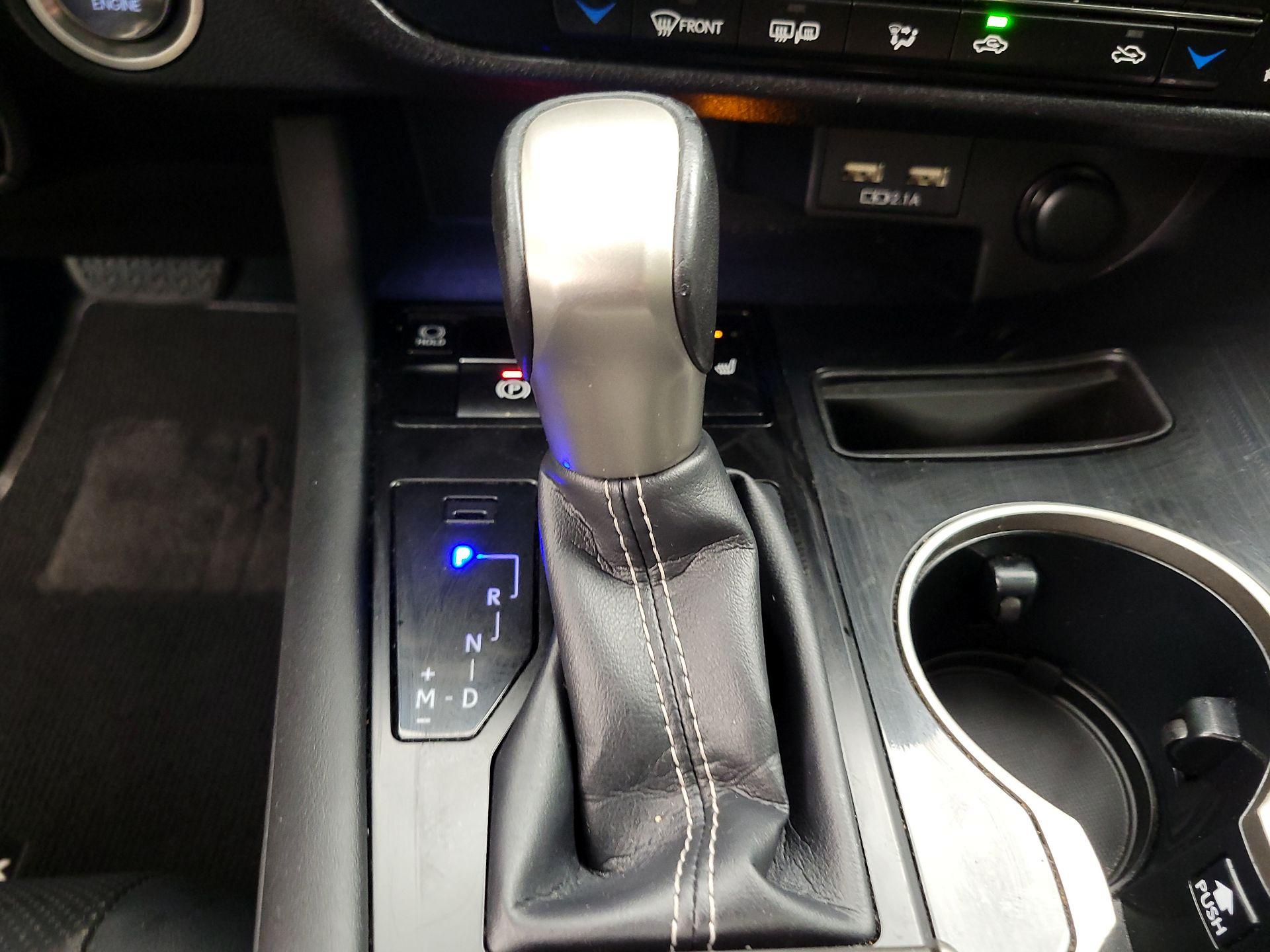 Thumbnail: 2021 Lexus RX - 17