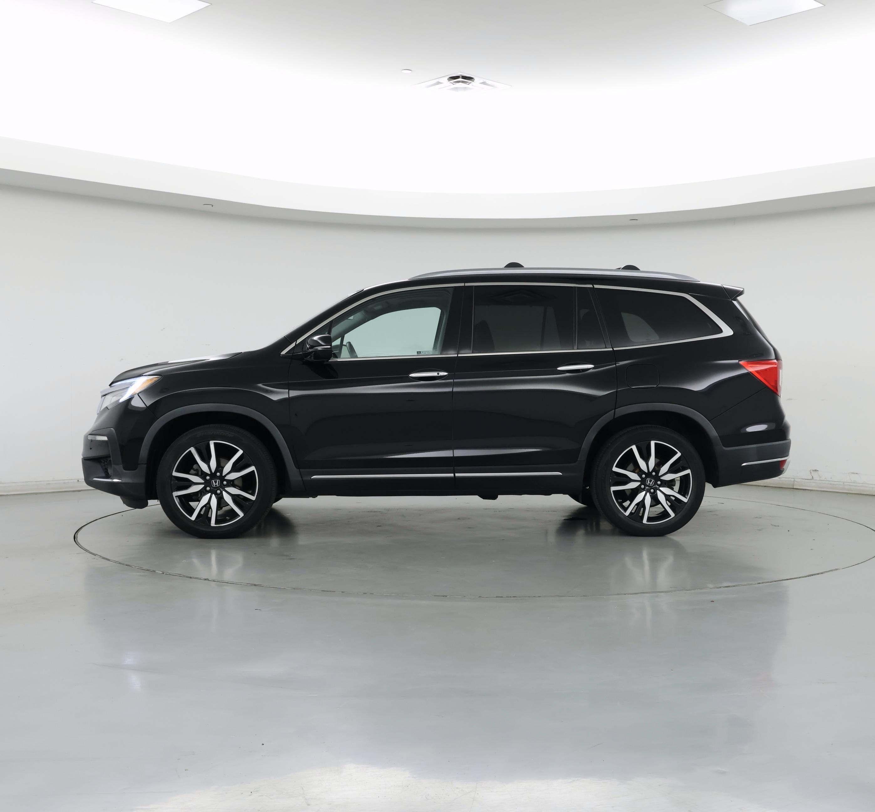Thumbnail: 2019 Honda Pilot - 3