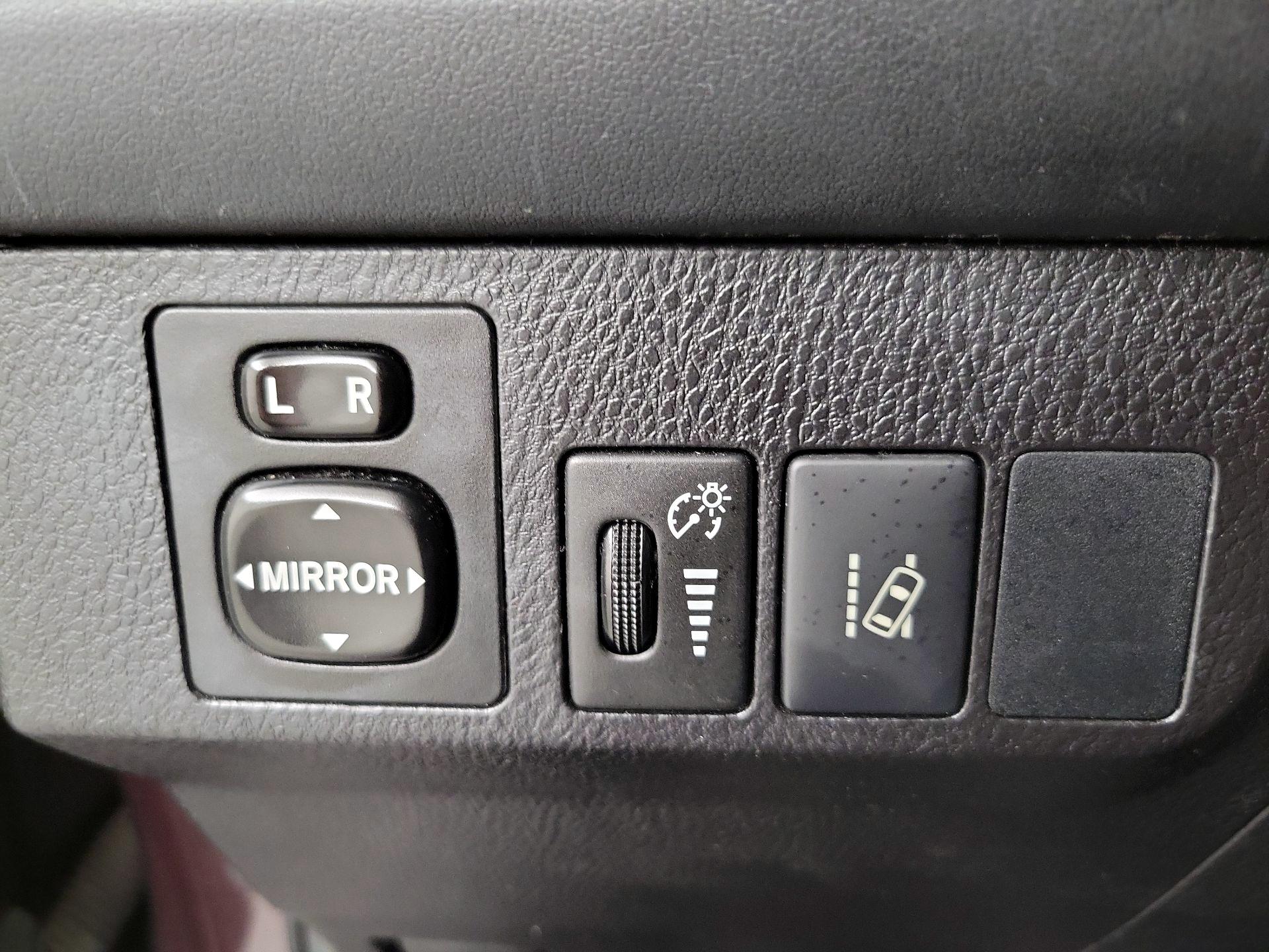 Thumbnail: 2017 Toyota RAV4 - 13
