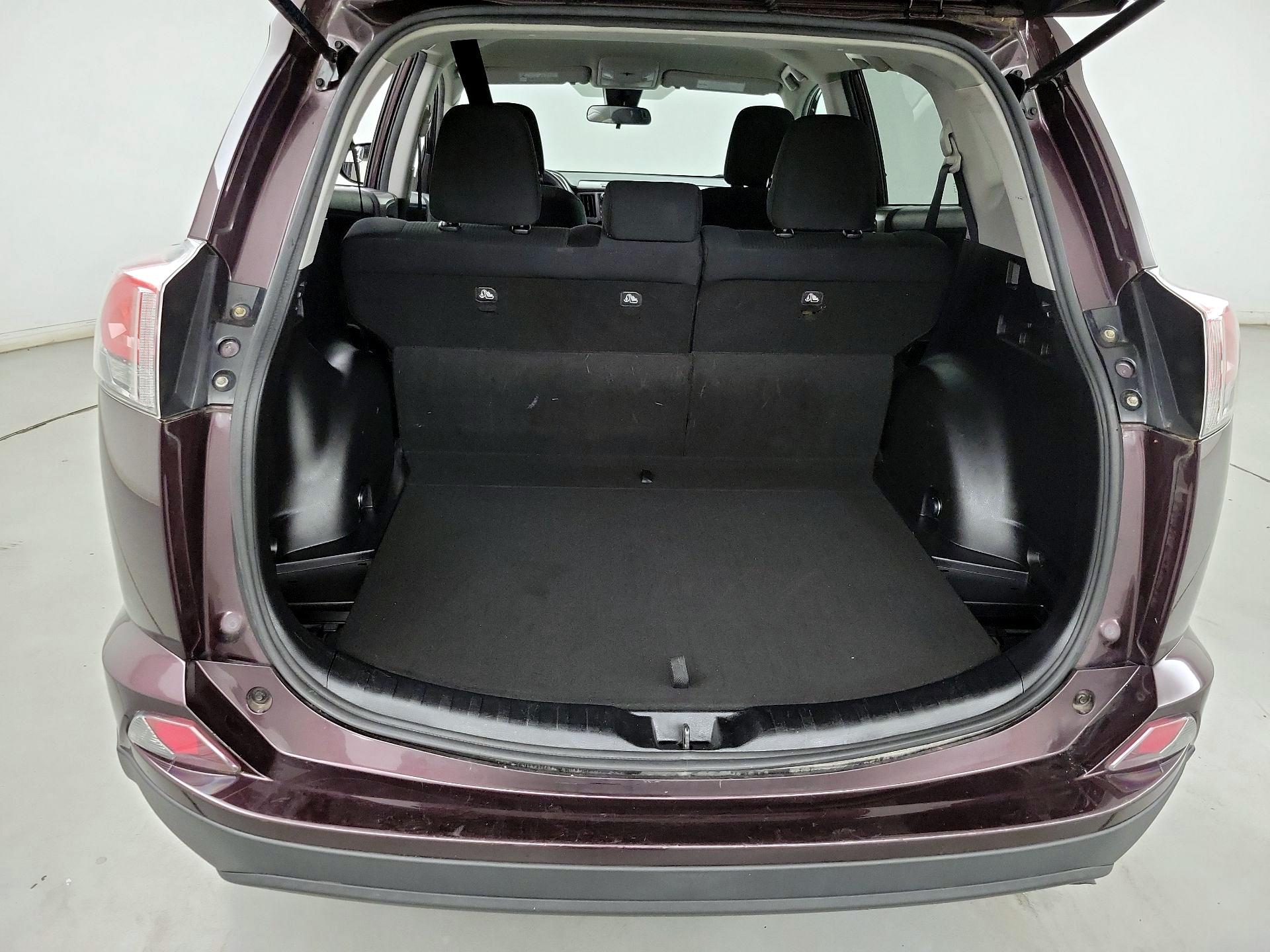 Thumbnail: 2017 Toyota RAV4 - 20
