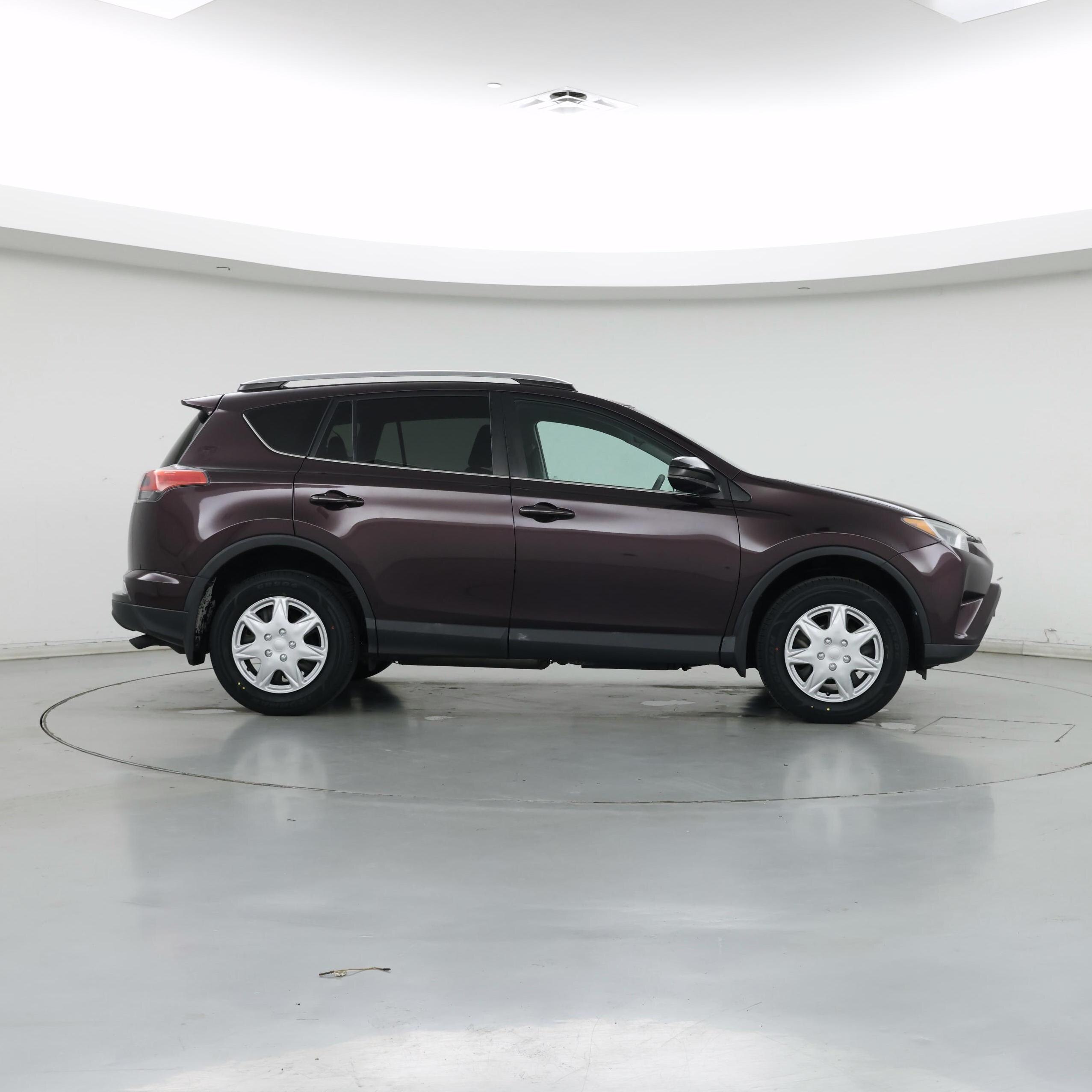 Thumbnail: 2017 Toyota RAV4 - 7