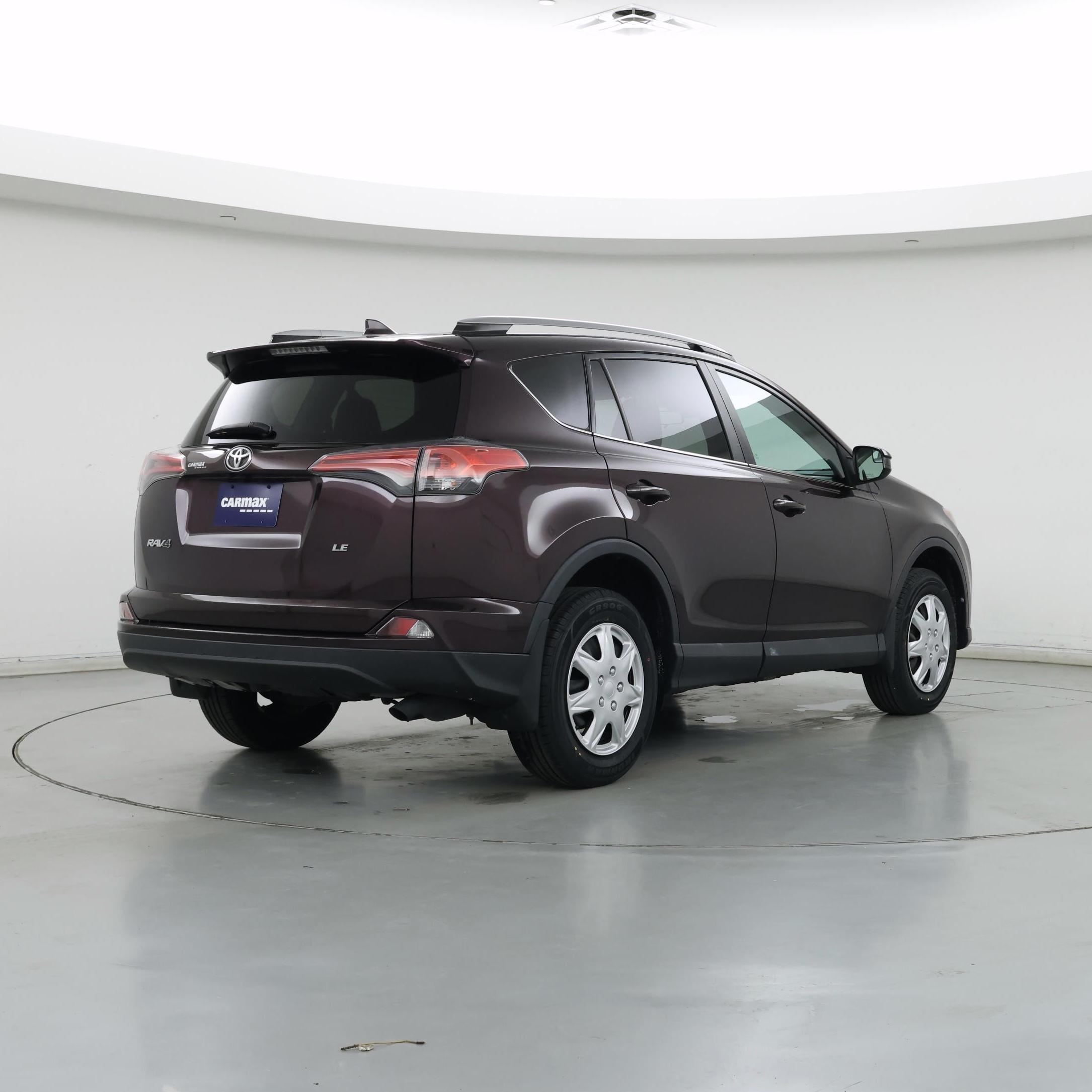 Thumbnail: 2017 Toyota RAV4 - 8