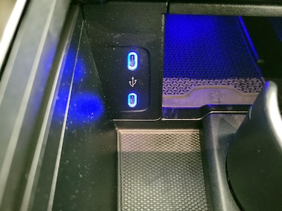 USB/AUX Ports