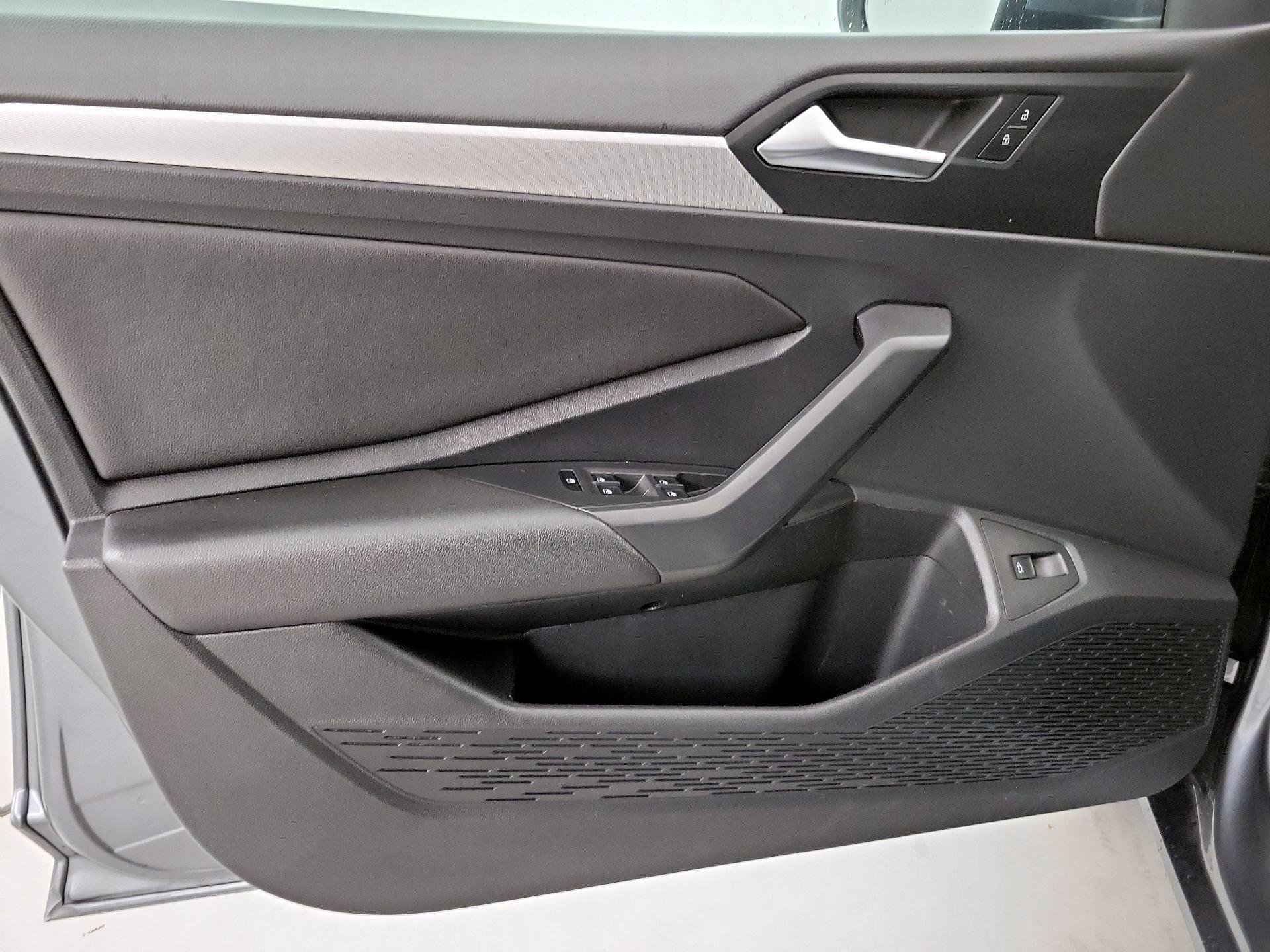 Thumbnail: 2019 Volkswagen Jetta - 12