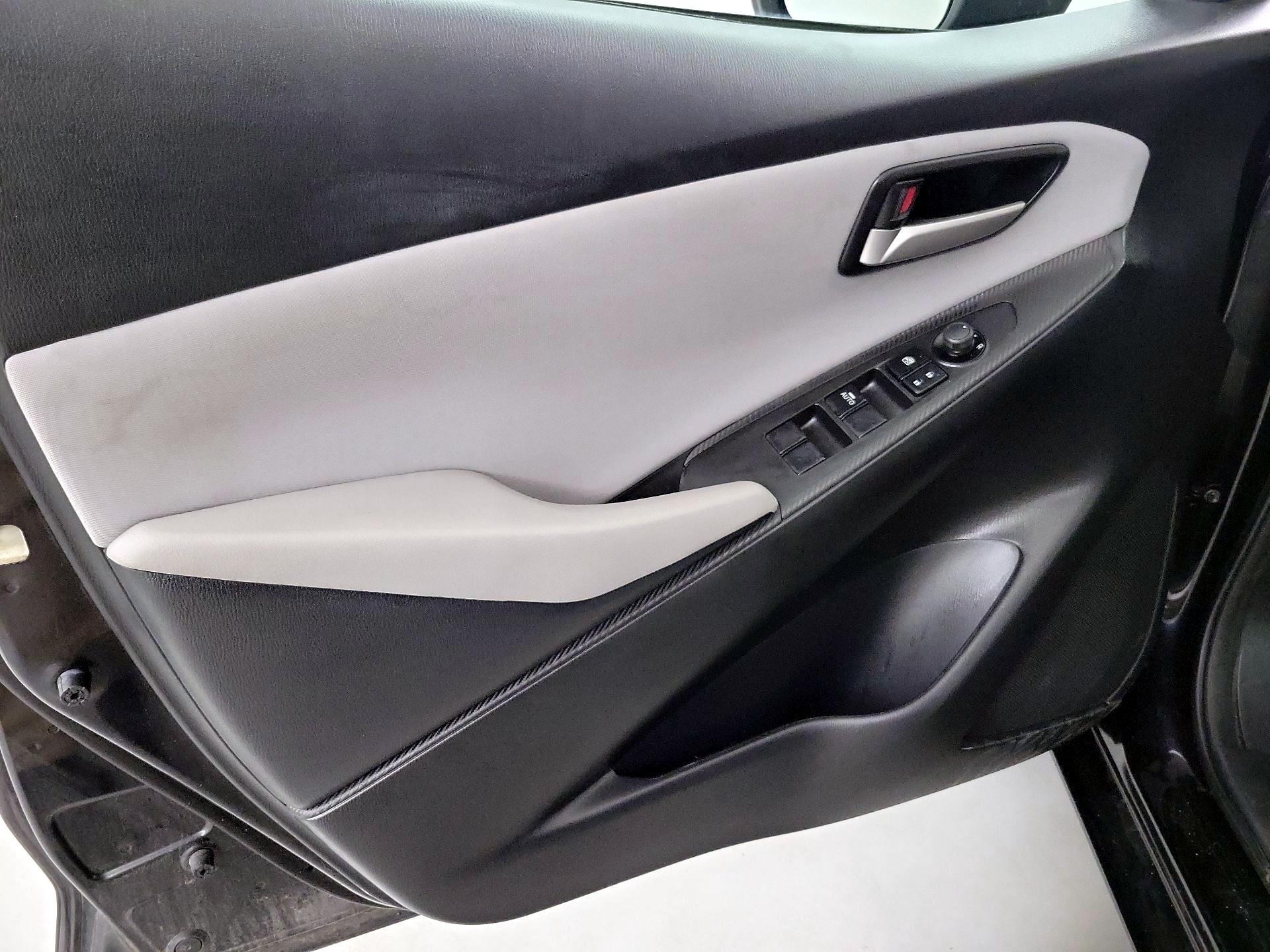 Thumbnail: 2019 Toyota Yaris - 12