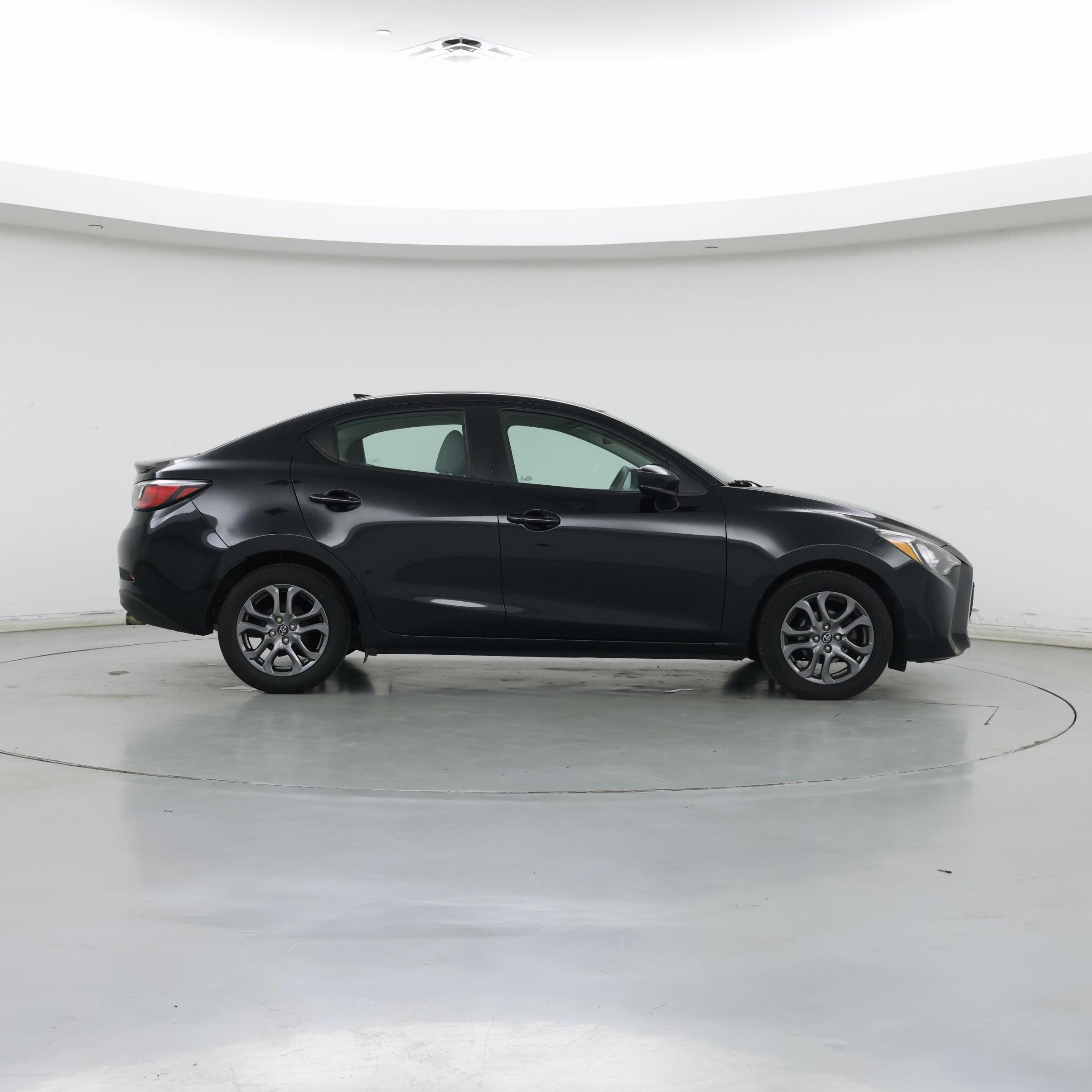 Thumbnail: 2019 Toyota Yaris - 7