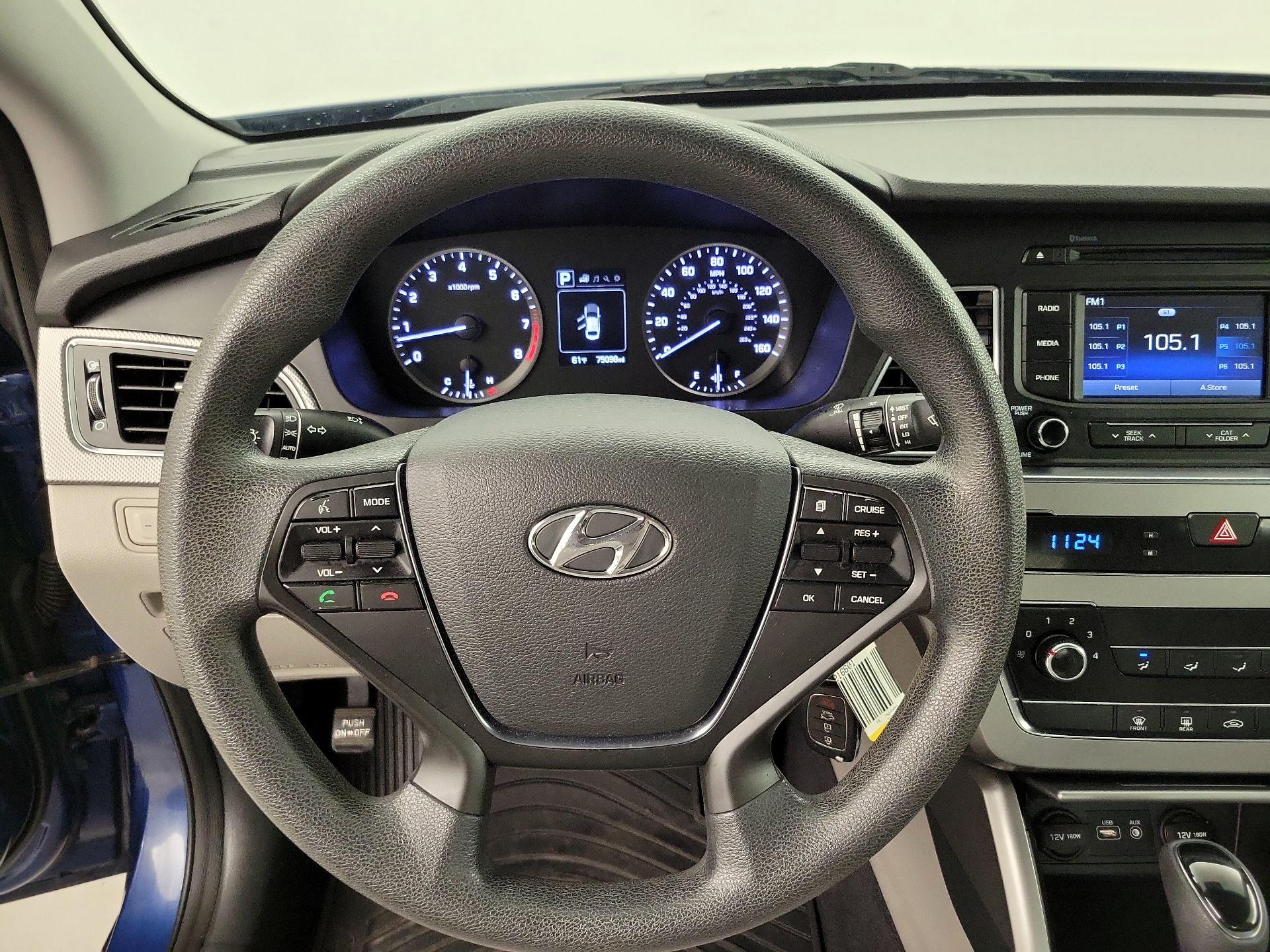Thumbnail: 2015 Hyundai Sonata - 10