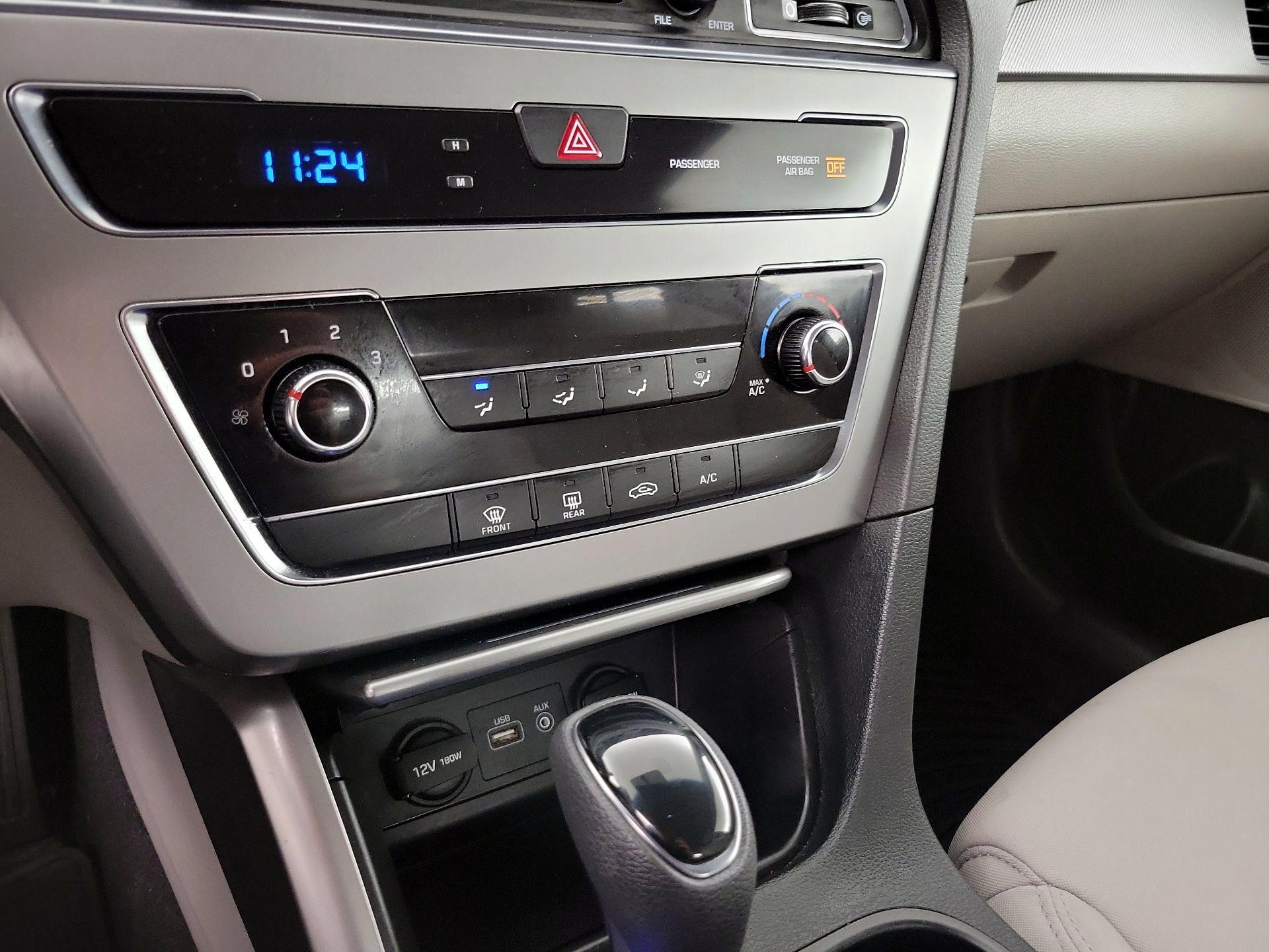 Thumbnail: 2015 Hyundai Sonata - 16