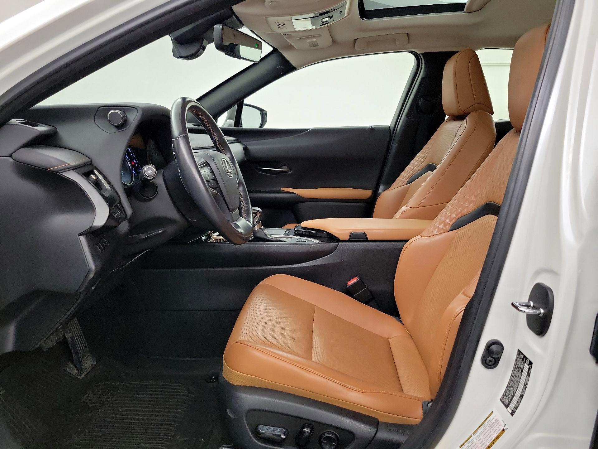 Thumbnail: 2019 Lexus UX - 11