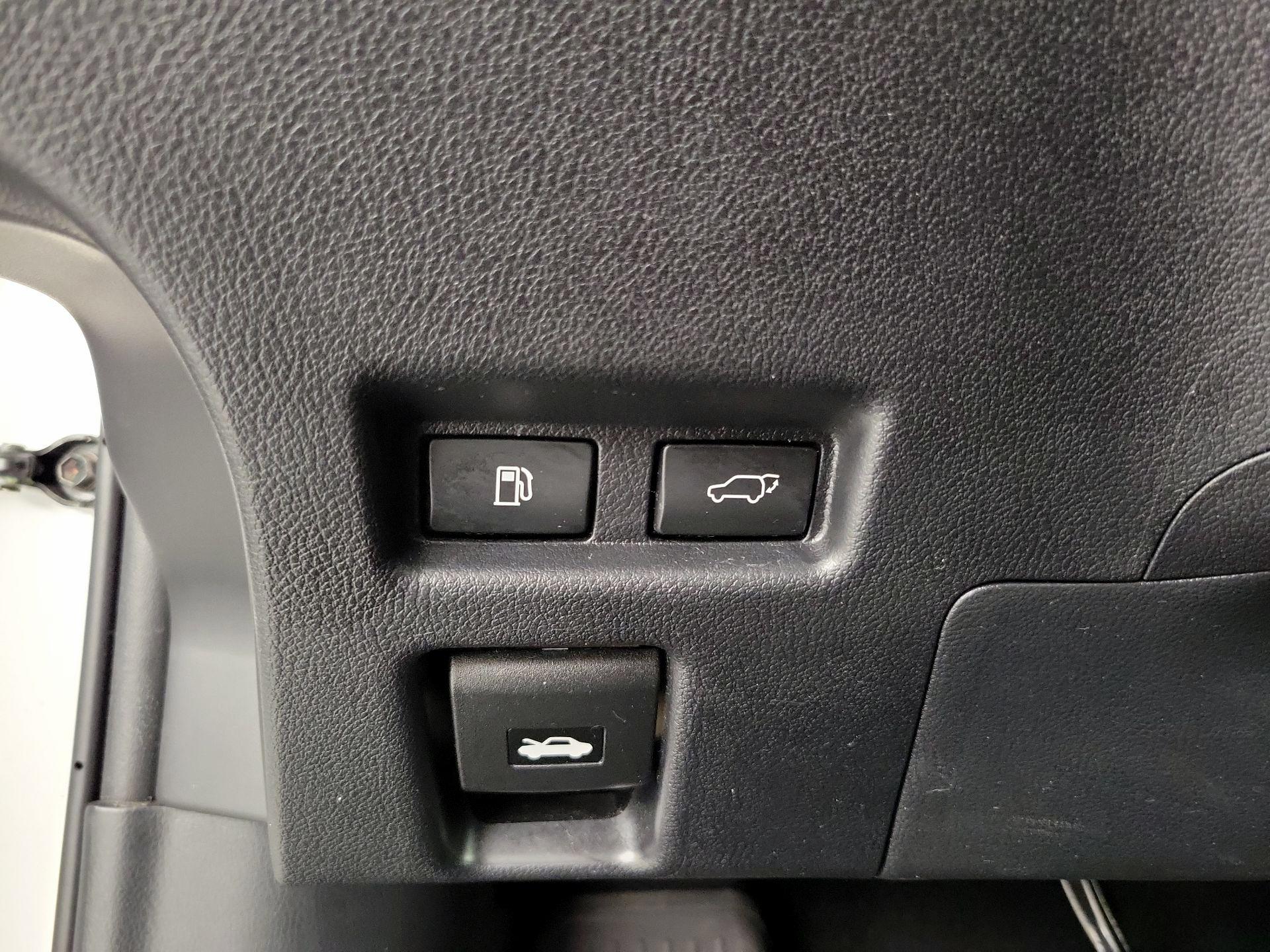 Thumbnail: 2019 Lexus UX - 13