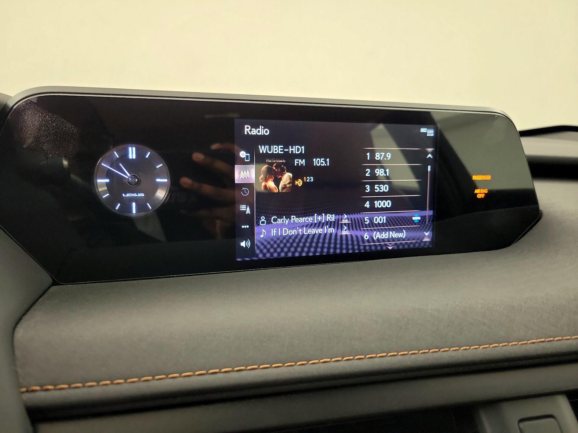 Thumbnail: 2019 Lexus UX - 15