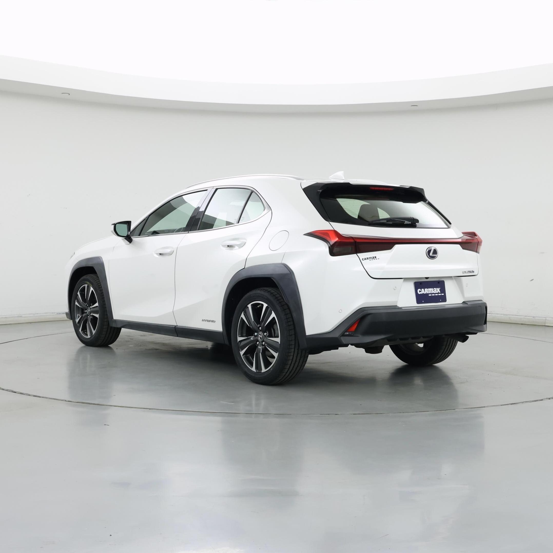 Thumbnail: 2019 Lexus UX - 2