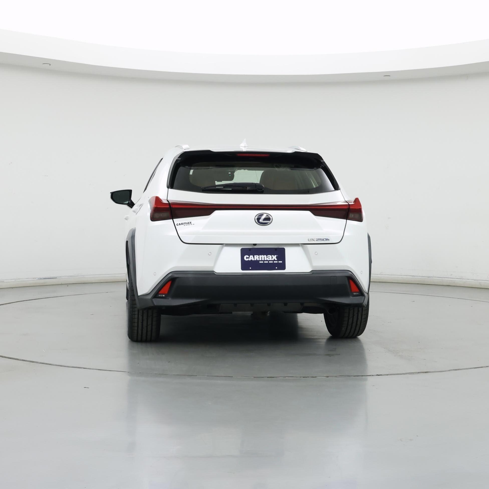 Thumbnail: 2019 Lexus UX - 6