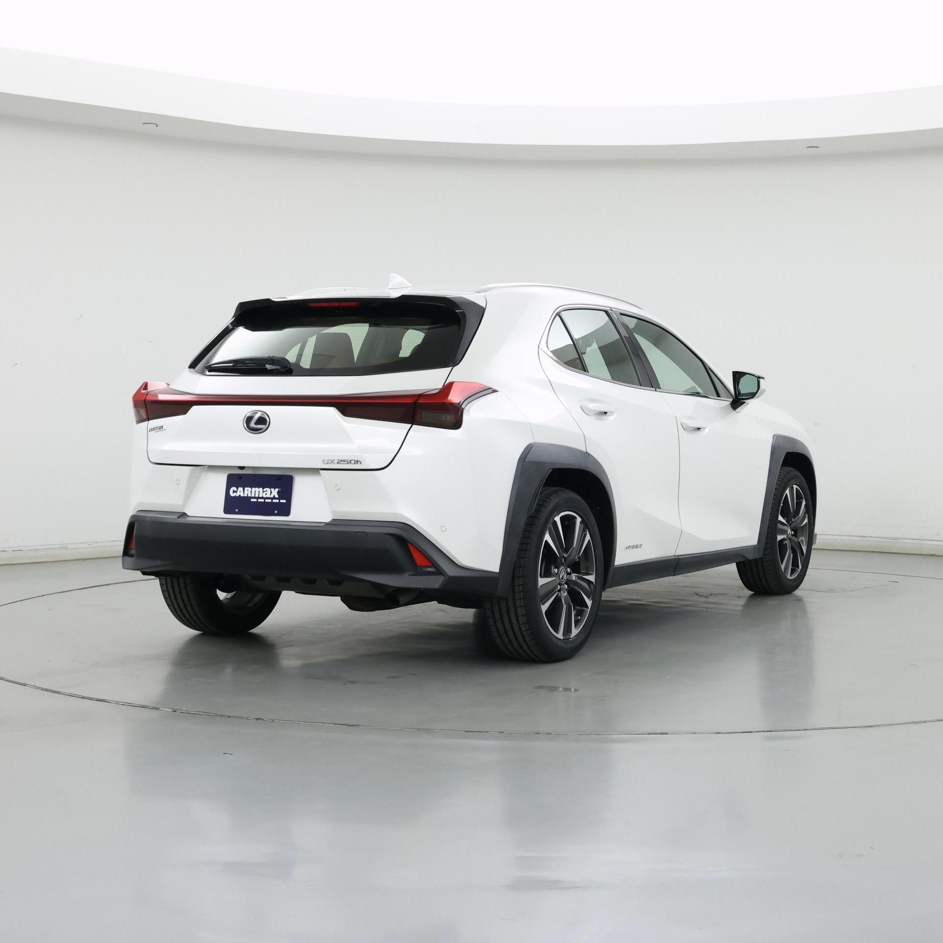 Thumbnail: 2019 Lexus UX - 8