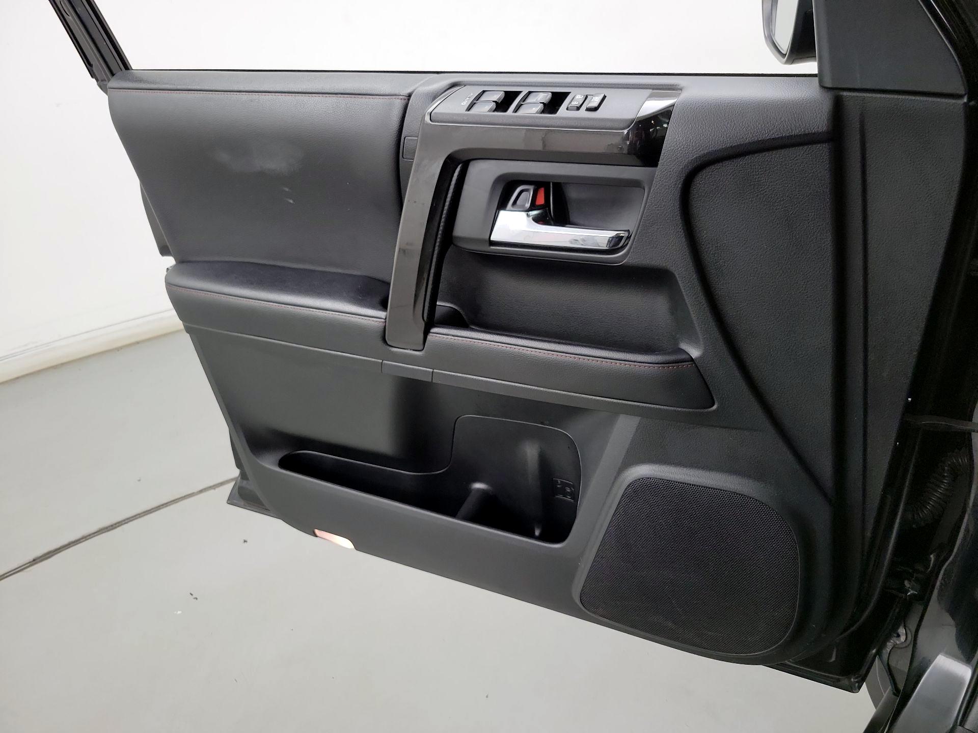 Thumbnail: 2021 Toyota 4Runner - 12