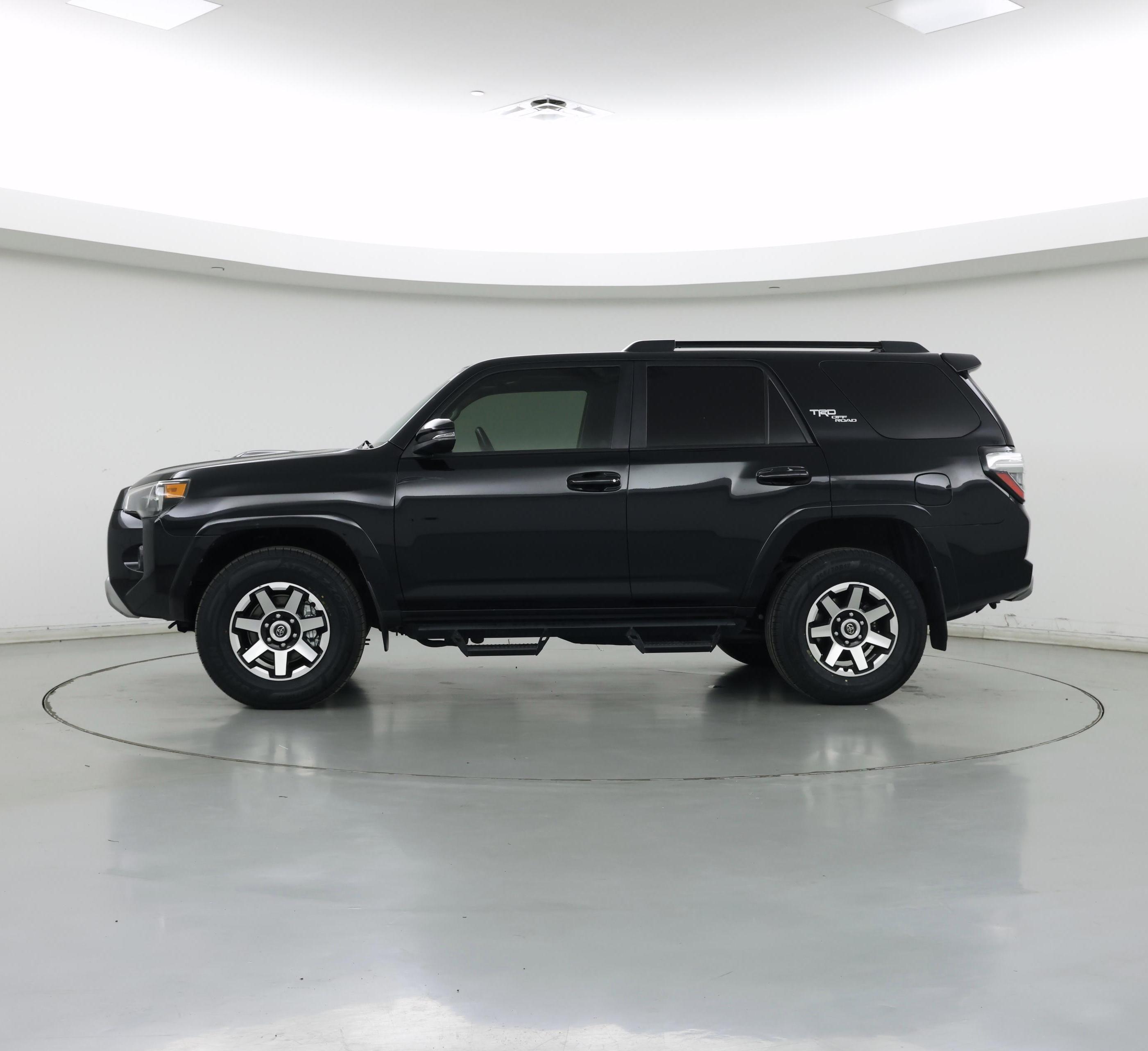 Thumbnail: 2021 Toyota 4Runner - 3