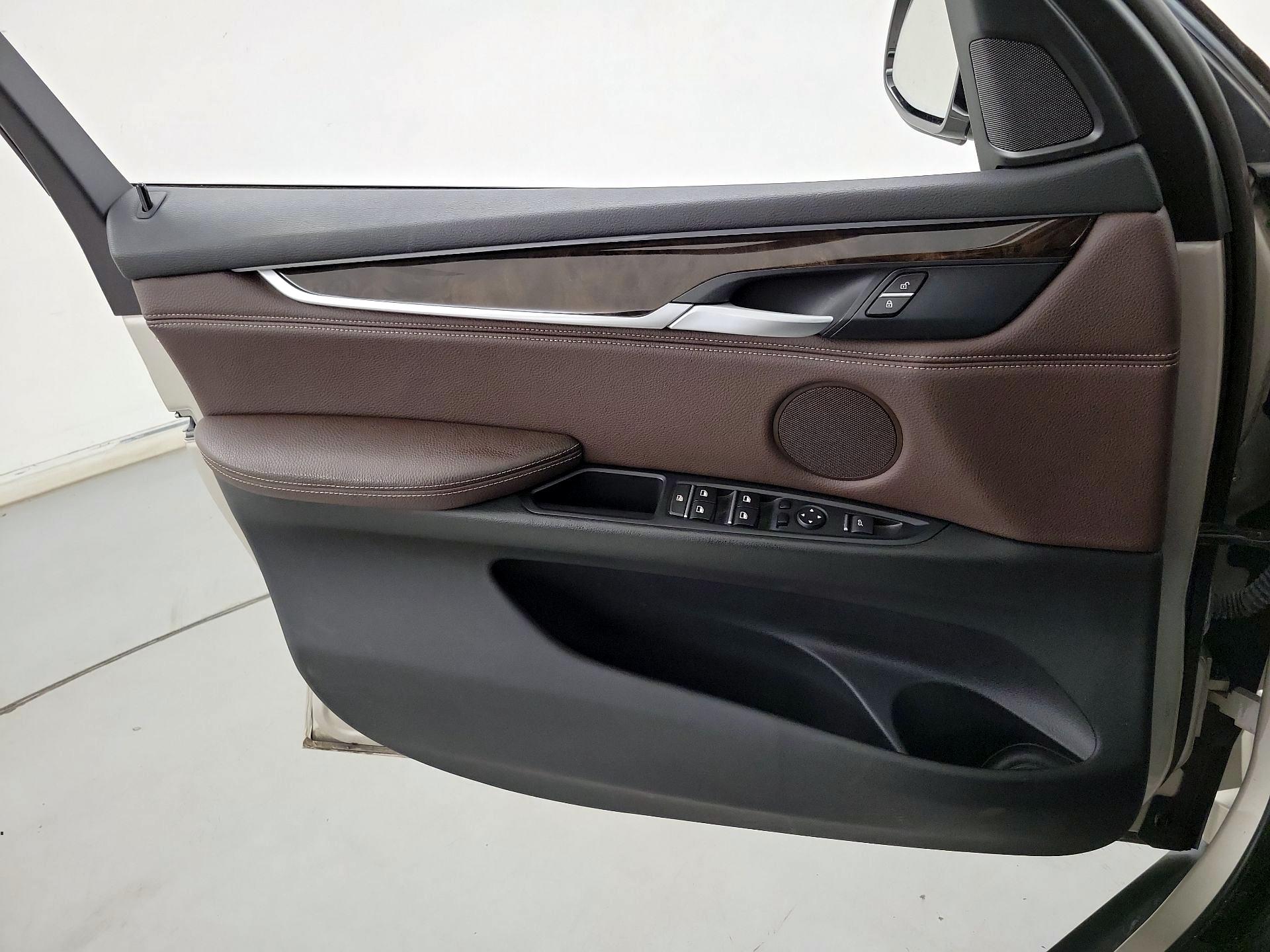 Thumbnail: 2015 BMW X5 - 12