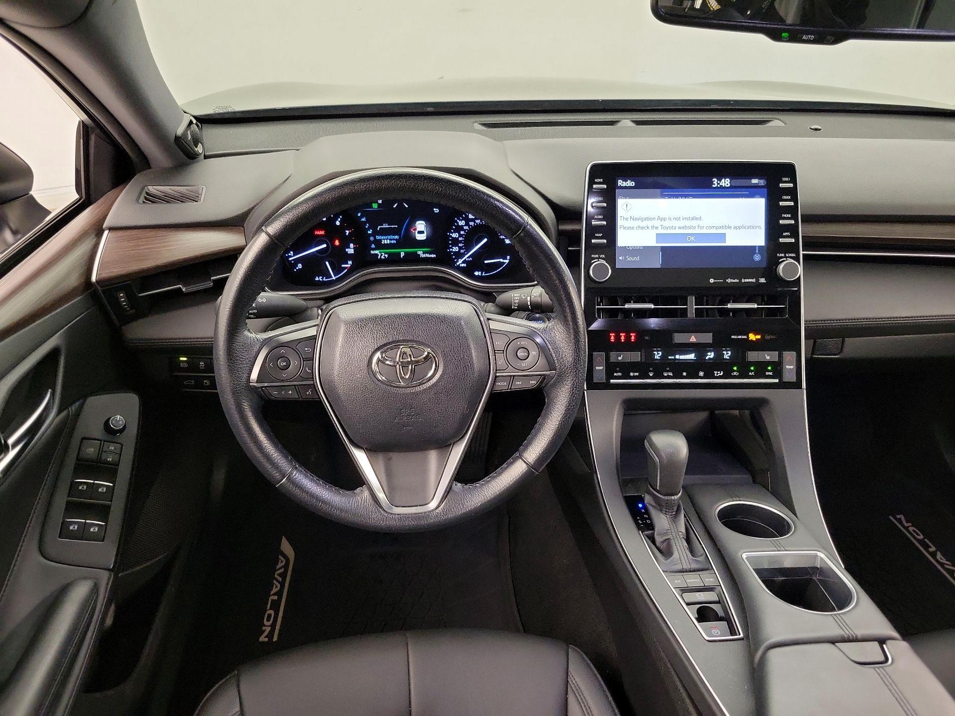 Thumbnail: 2019 Toyota Avalon - 10