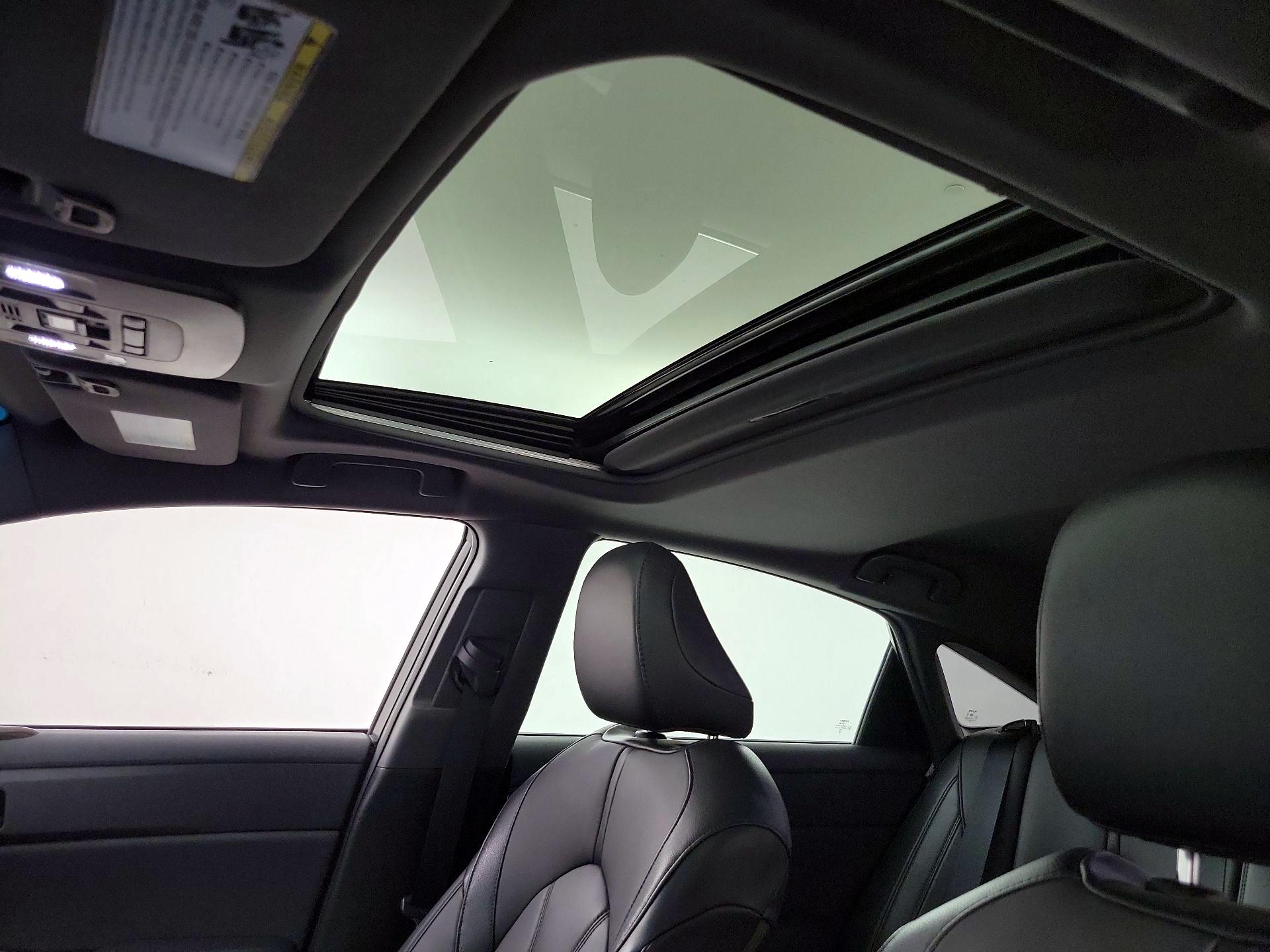 Thumbnail: 2019 Toyota Avalon - 20