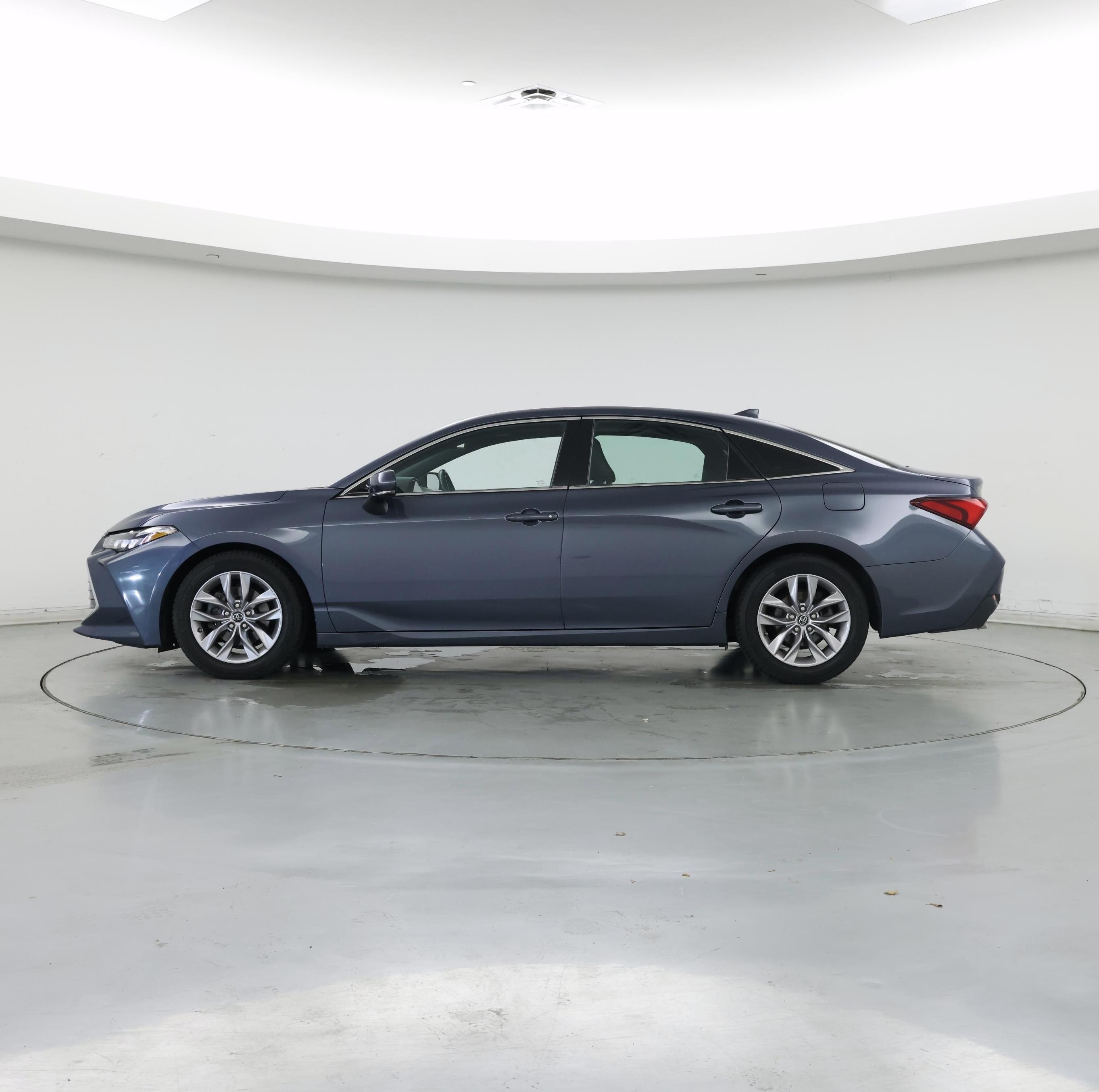 Thumbnail: 2019 Toyota Avalon - 3