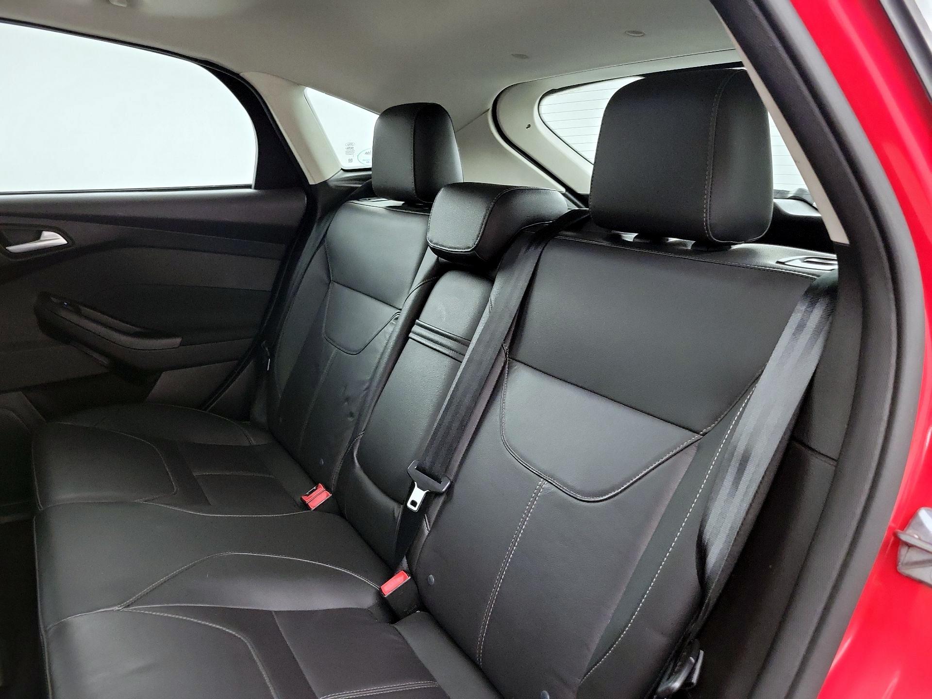 Thumbnail: 2015 Ford Focus - 20
