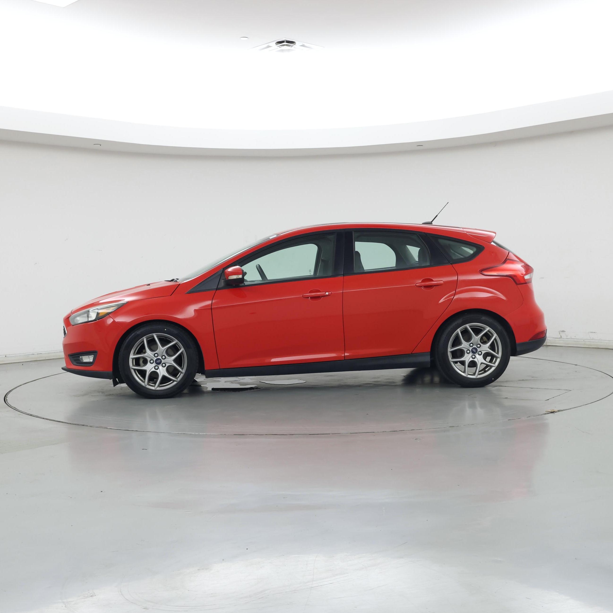 Thumbnail: 2015 Ford Focus - 3