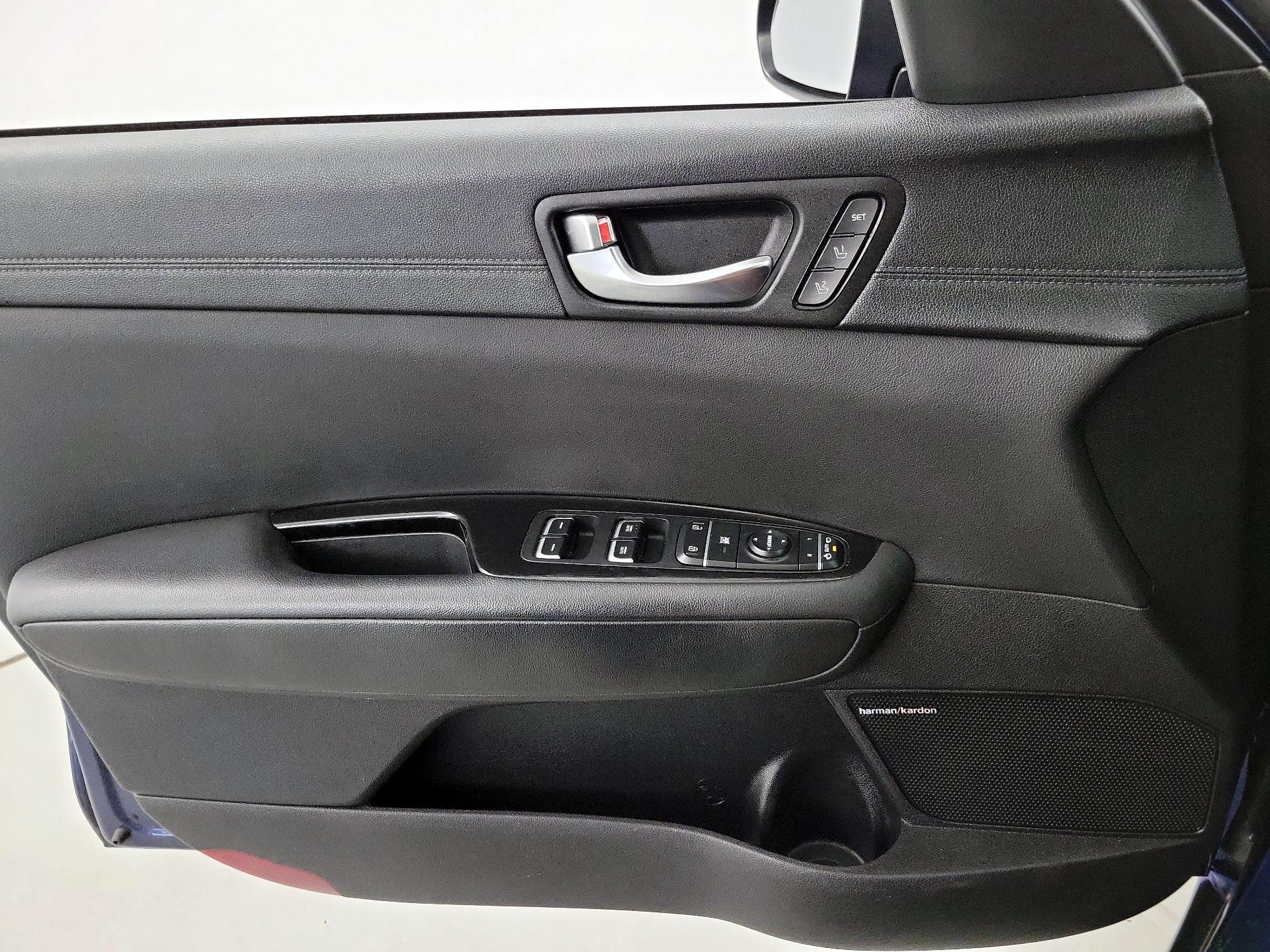 Thumbnail: 2016 Kia Optima - 12