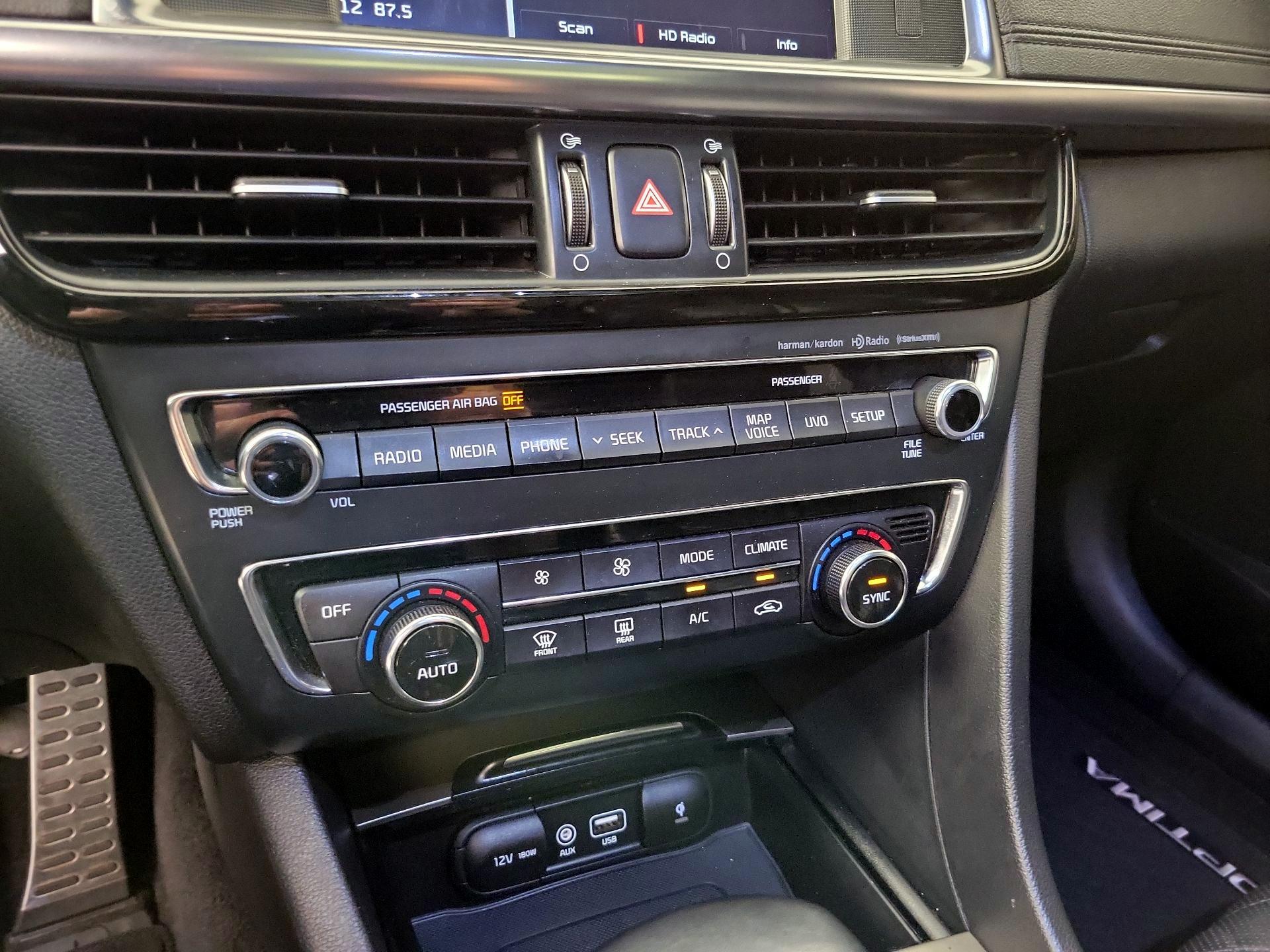 Thumbnail: 2016 Kia Optima - 16