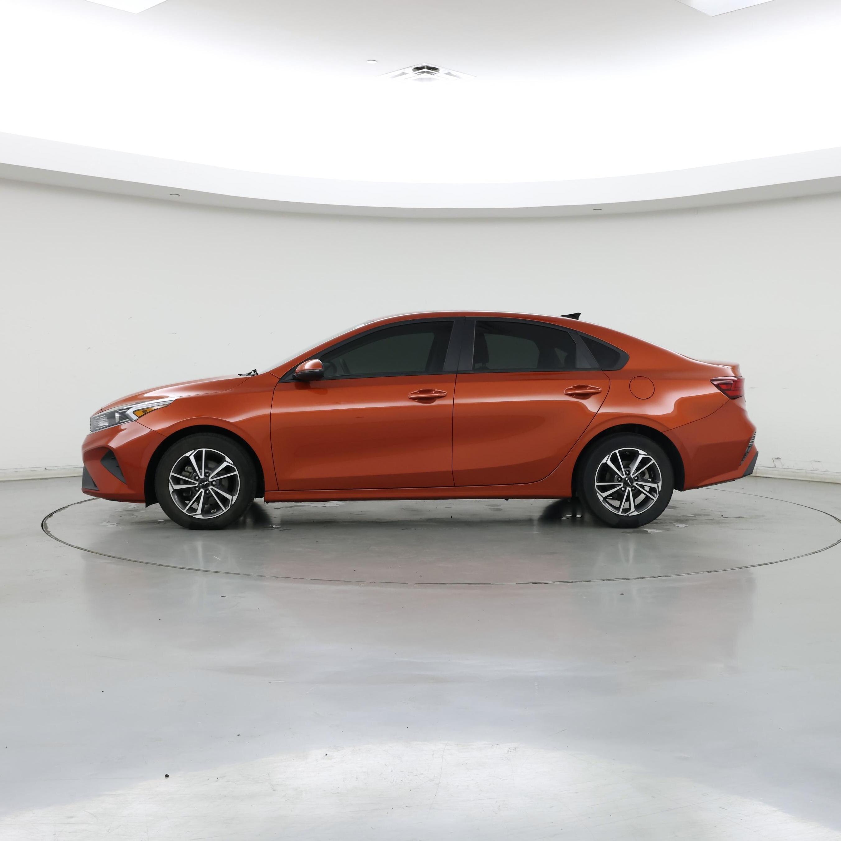 Thumbnail: 2023 Kia Forte - 3