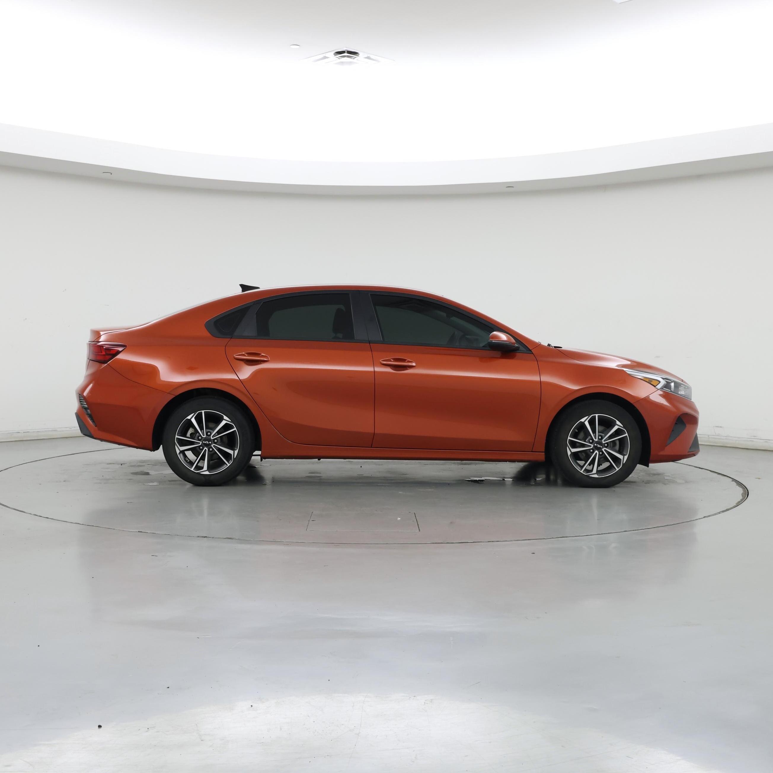 Thumbnail: 2023 Kia Forte - 7