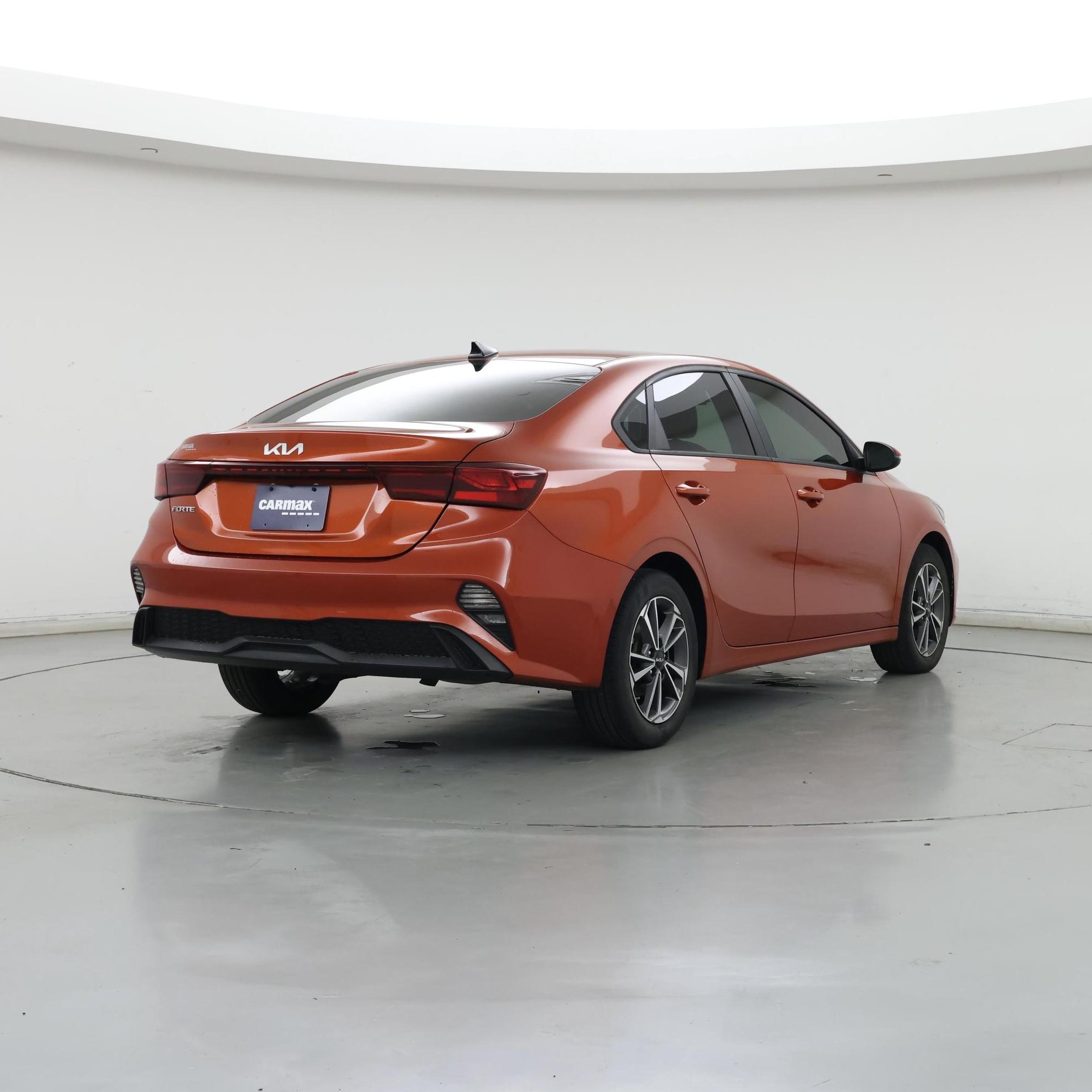 Thumbnail: 2023 Kia Forte - 8