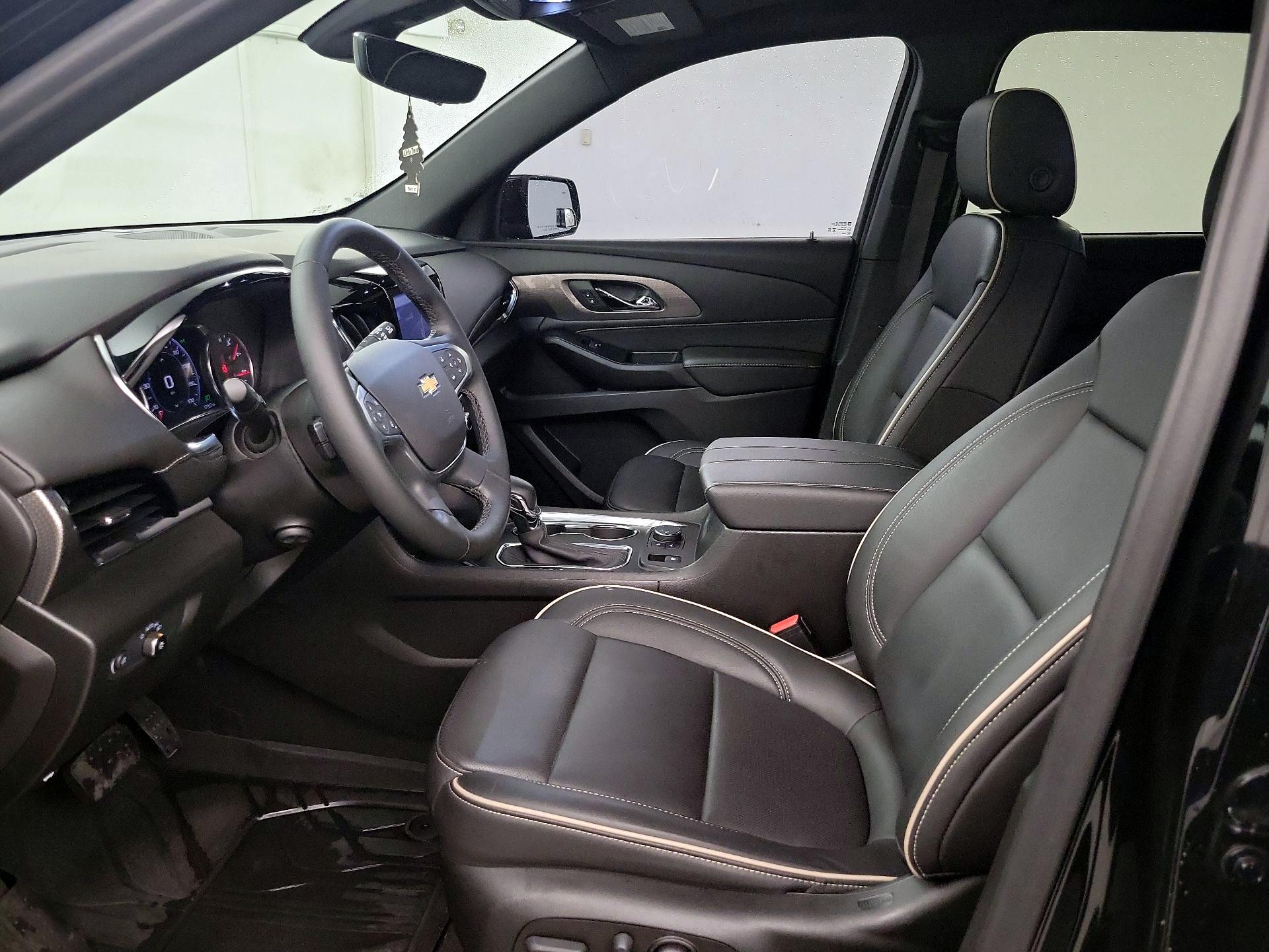 Thumbnail: 2023 Chevrolet Traverse - 11