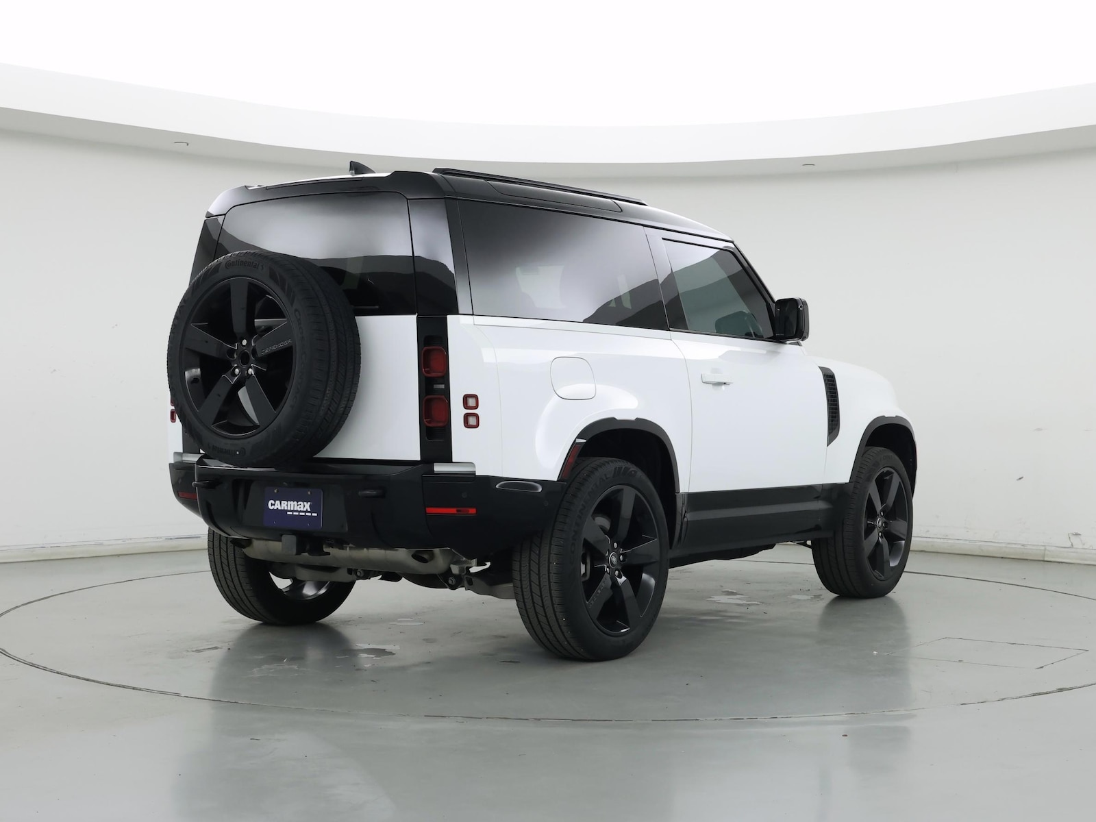 2024 Land Rover Defender X-Dynamic SE - Photo 9