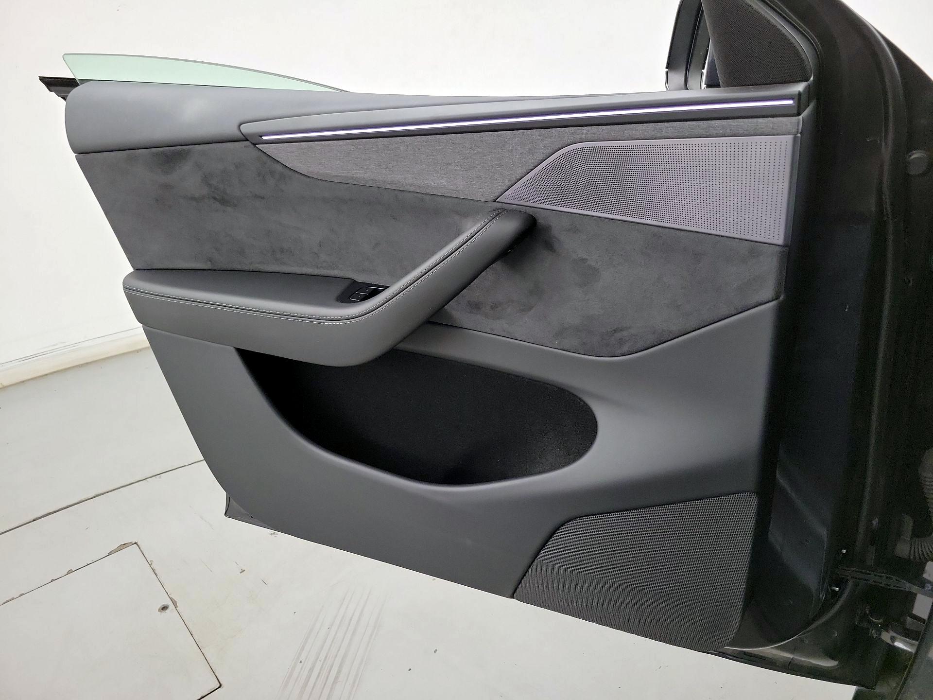Thumbnail: 2026 Tesla Model Y - 12
