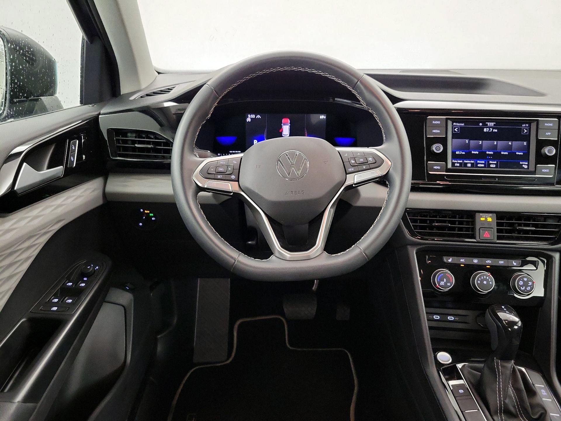Thumbnail: 2023 Volkswagen Taos - 10