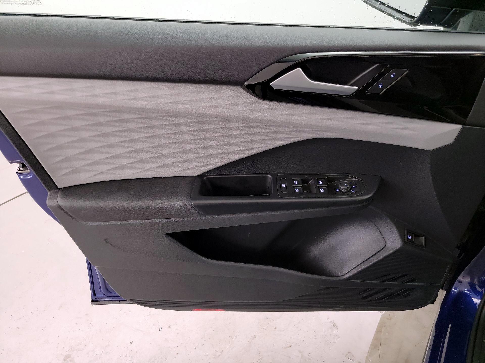 Thumbnail: 2023 Volkswagen Taos - 12