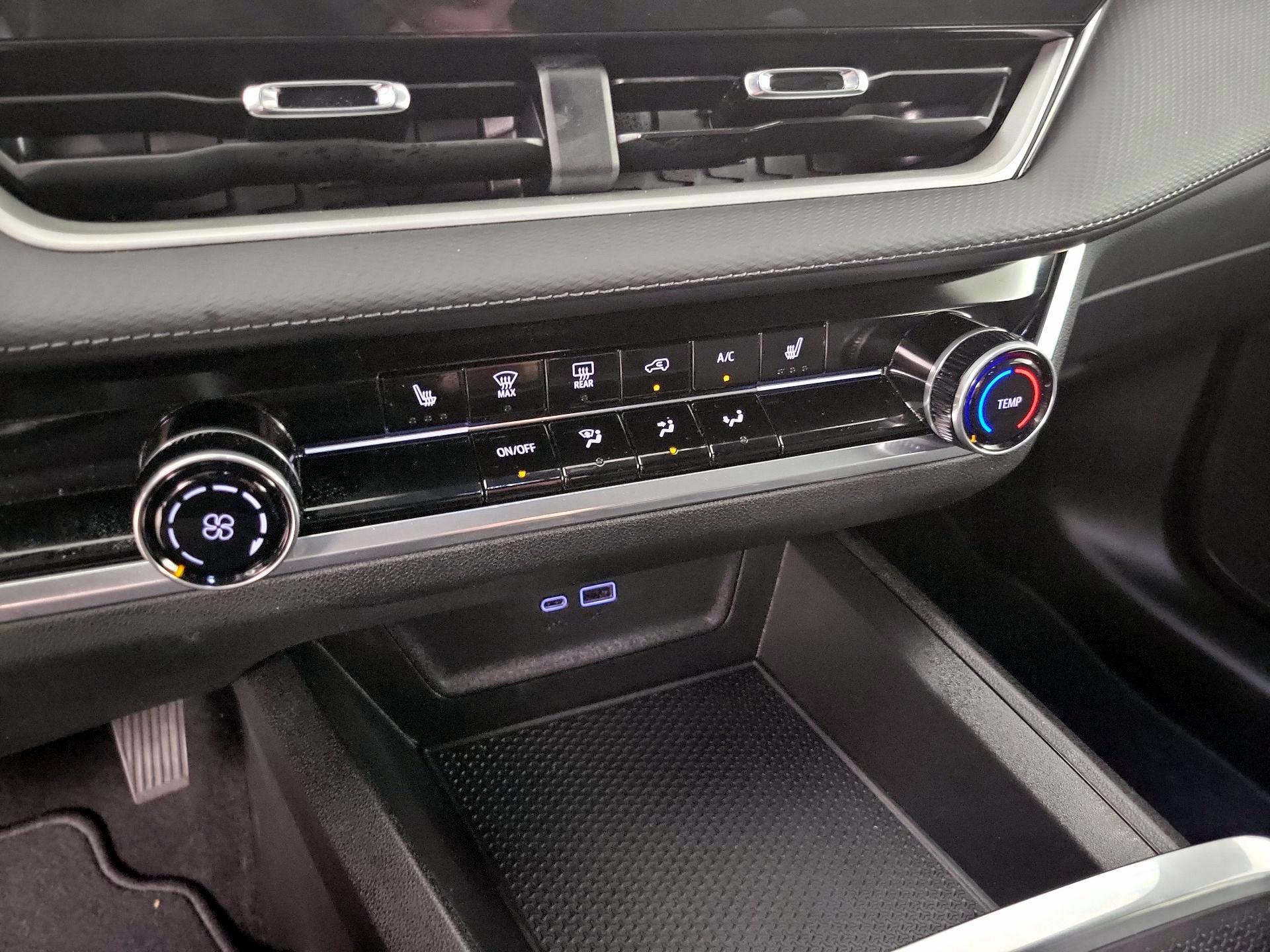 Thumbnail: 2025 Chevrolet Equinox - 16
