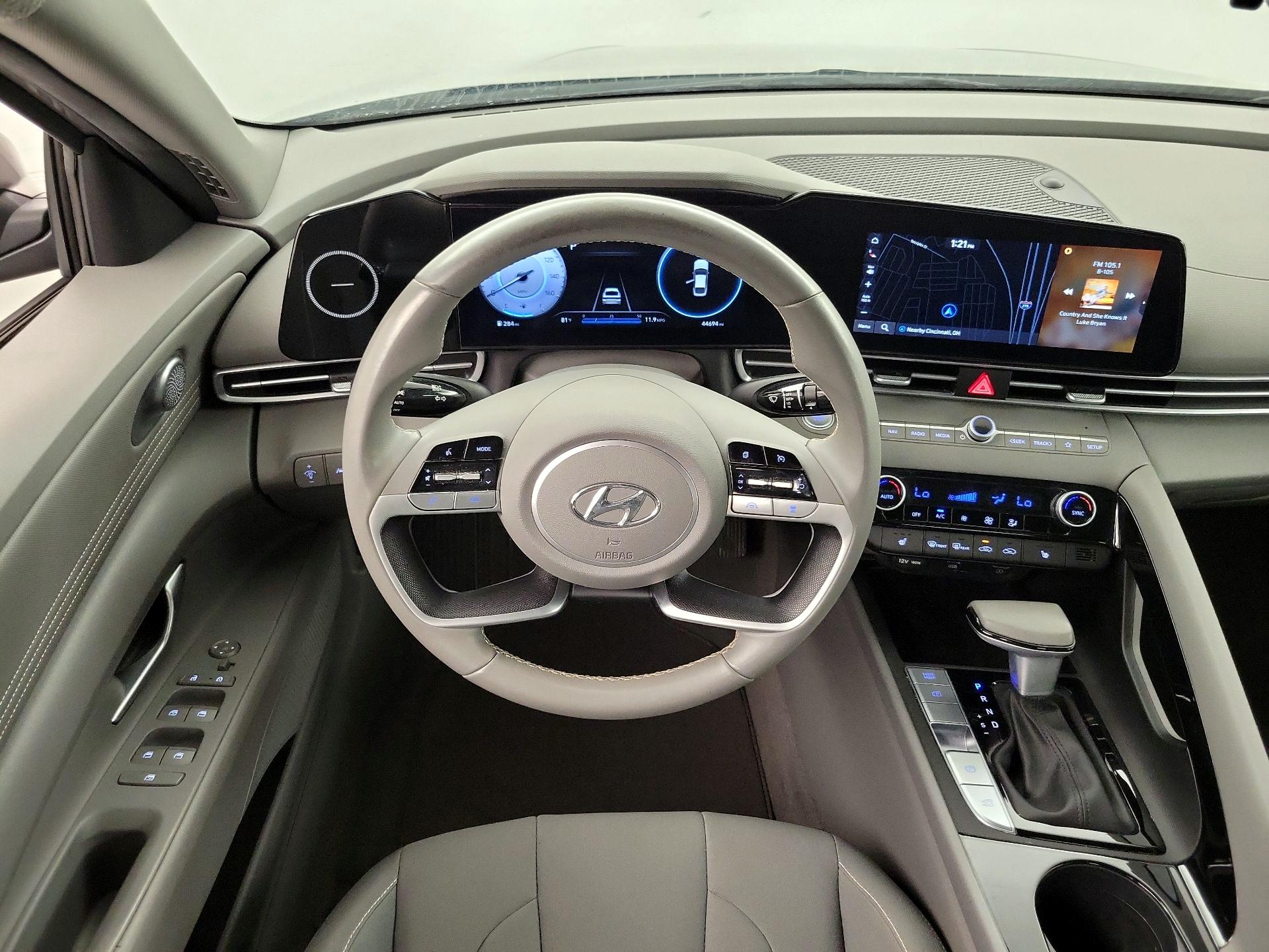 Thumbnail: 2023 Hyundai Elantra - 10