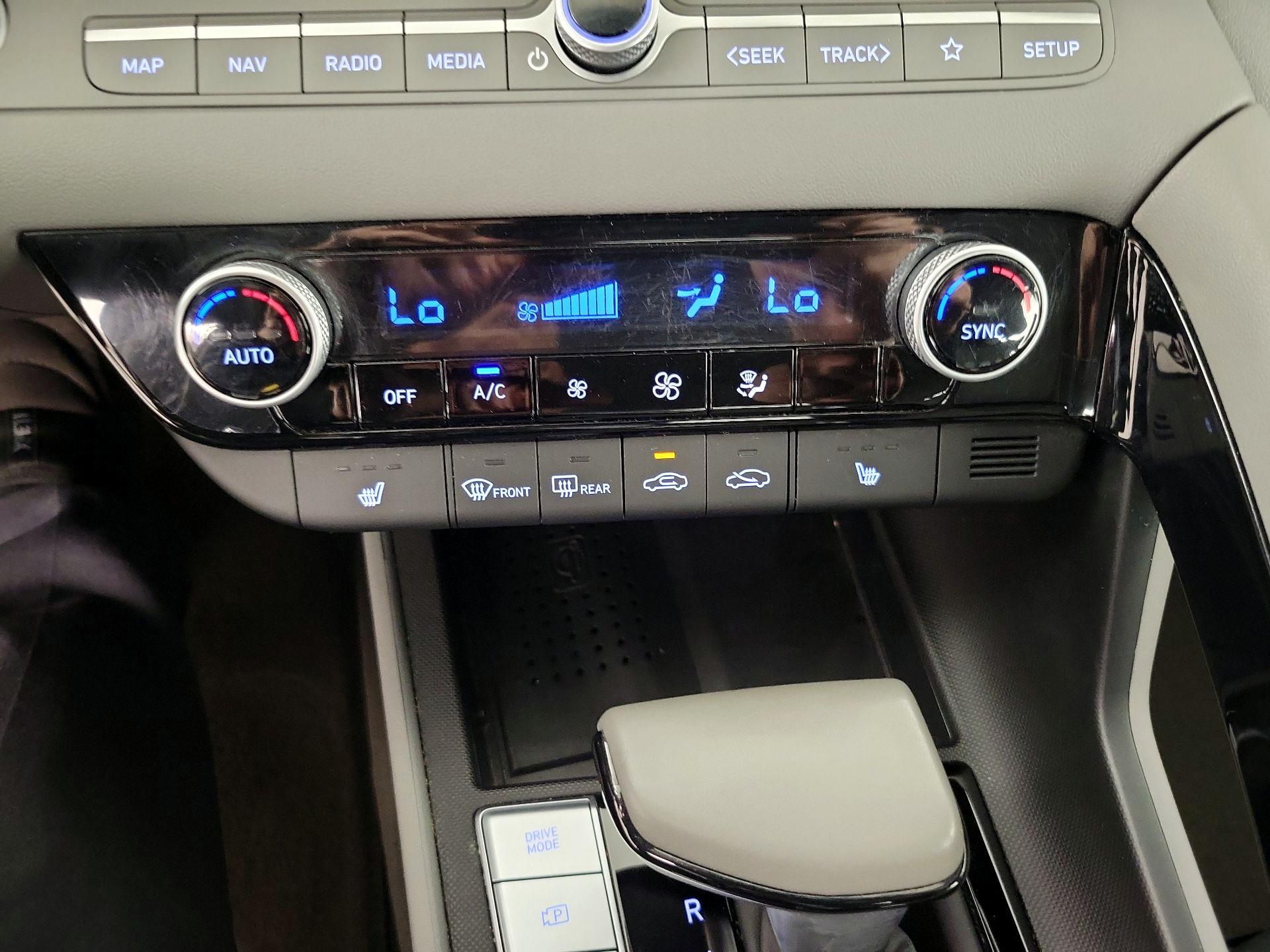 Thumbnail: 2023 Hyundai Elantra - 17