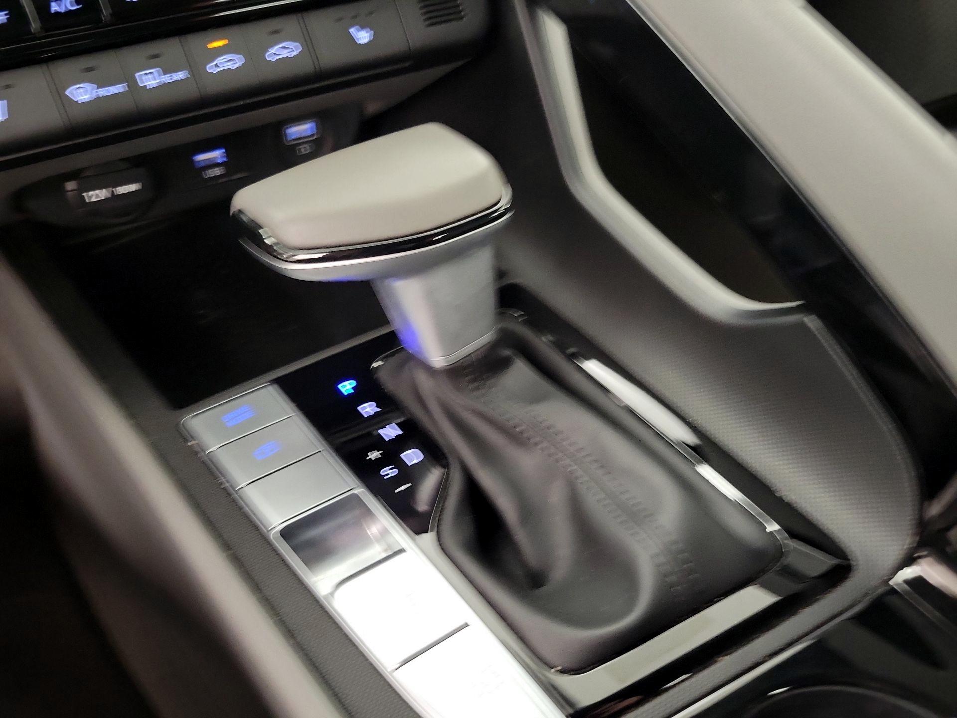 Thumbnail: 2023 Hyundai Elantra - 18