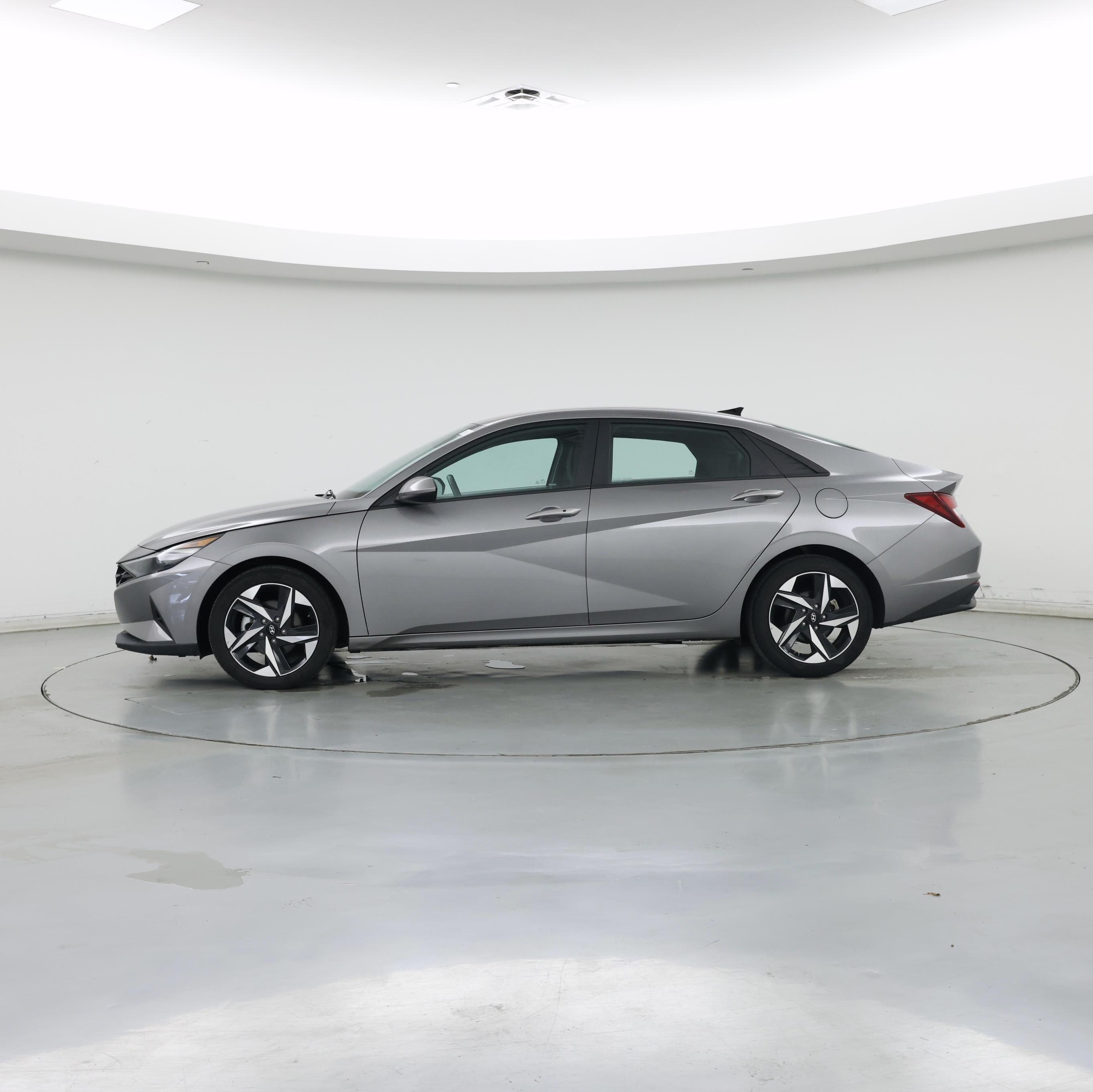 Thumbnail: 2023 Hyundai Elantra - 3