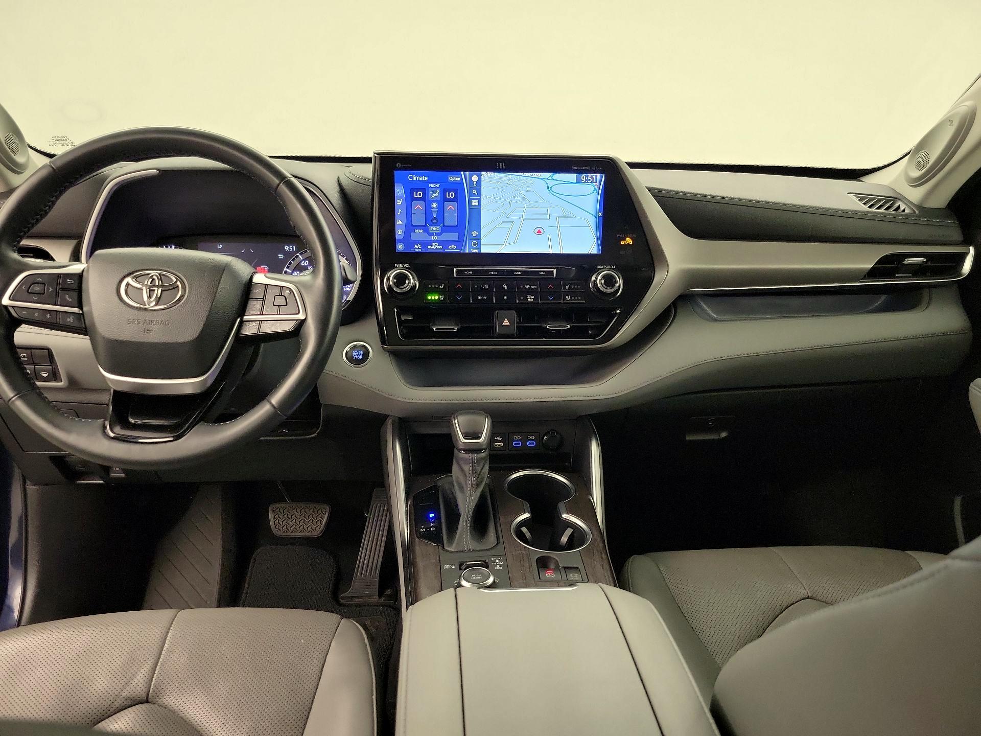 Thumbnail: 2022 Toyota Highlander - 9
