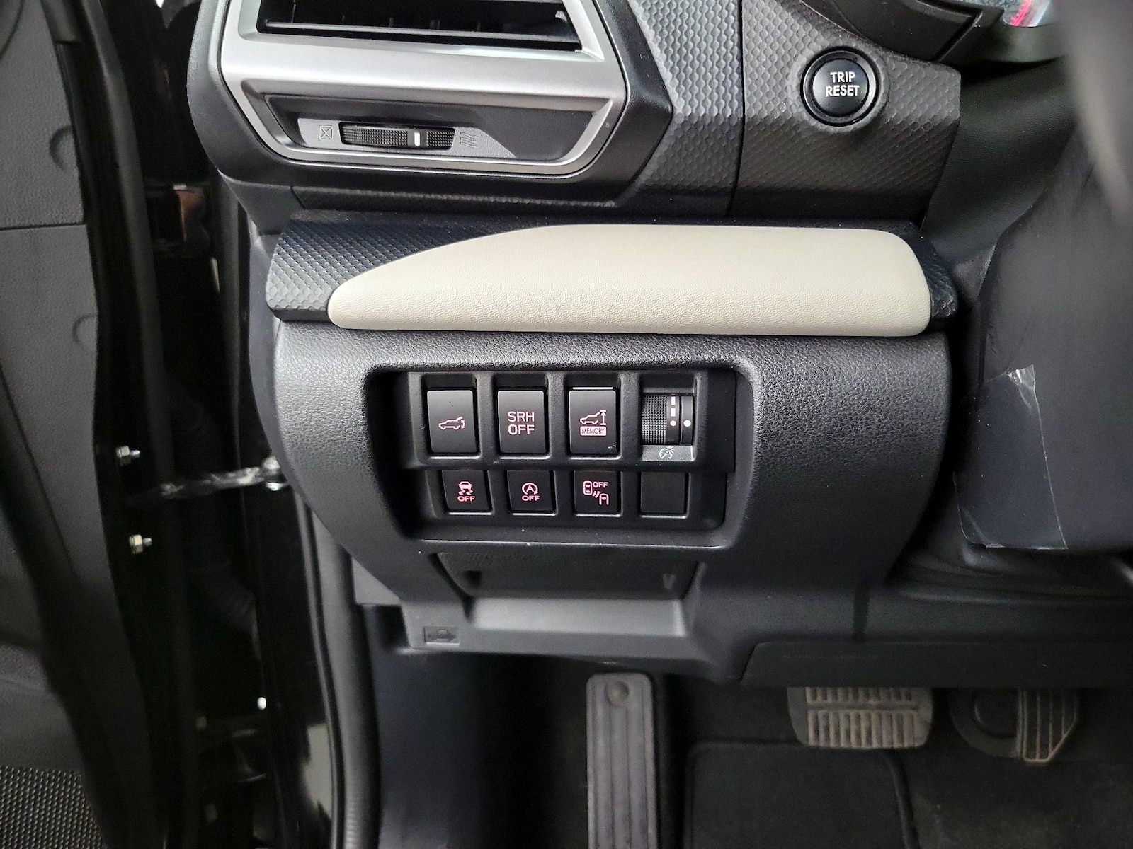 2023 Subaru Forester Limited - Photo 14