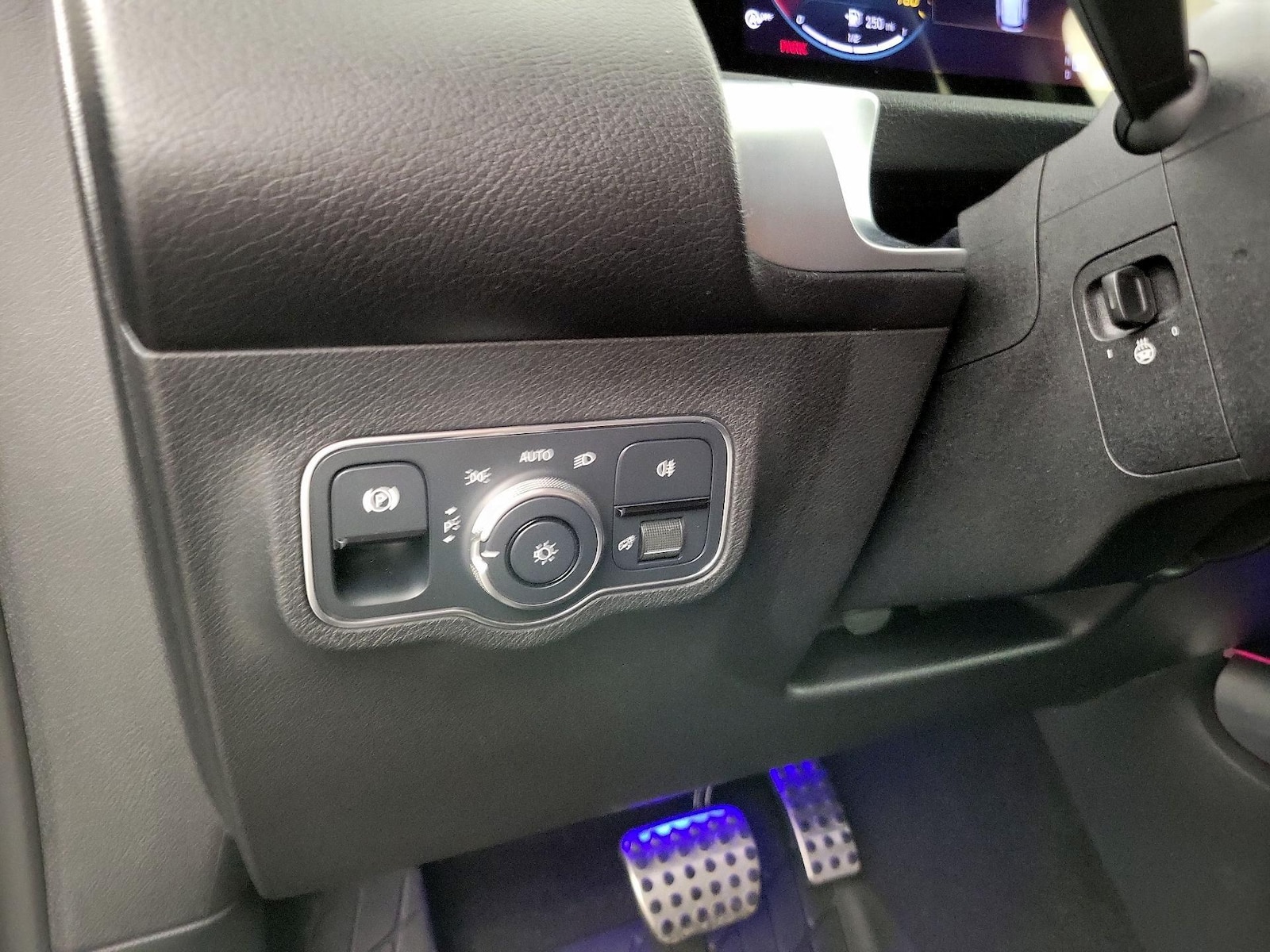 2023 Mercedes-Benz GLB Base - Photo 14
