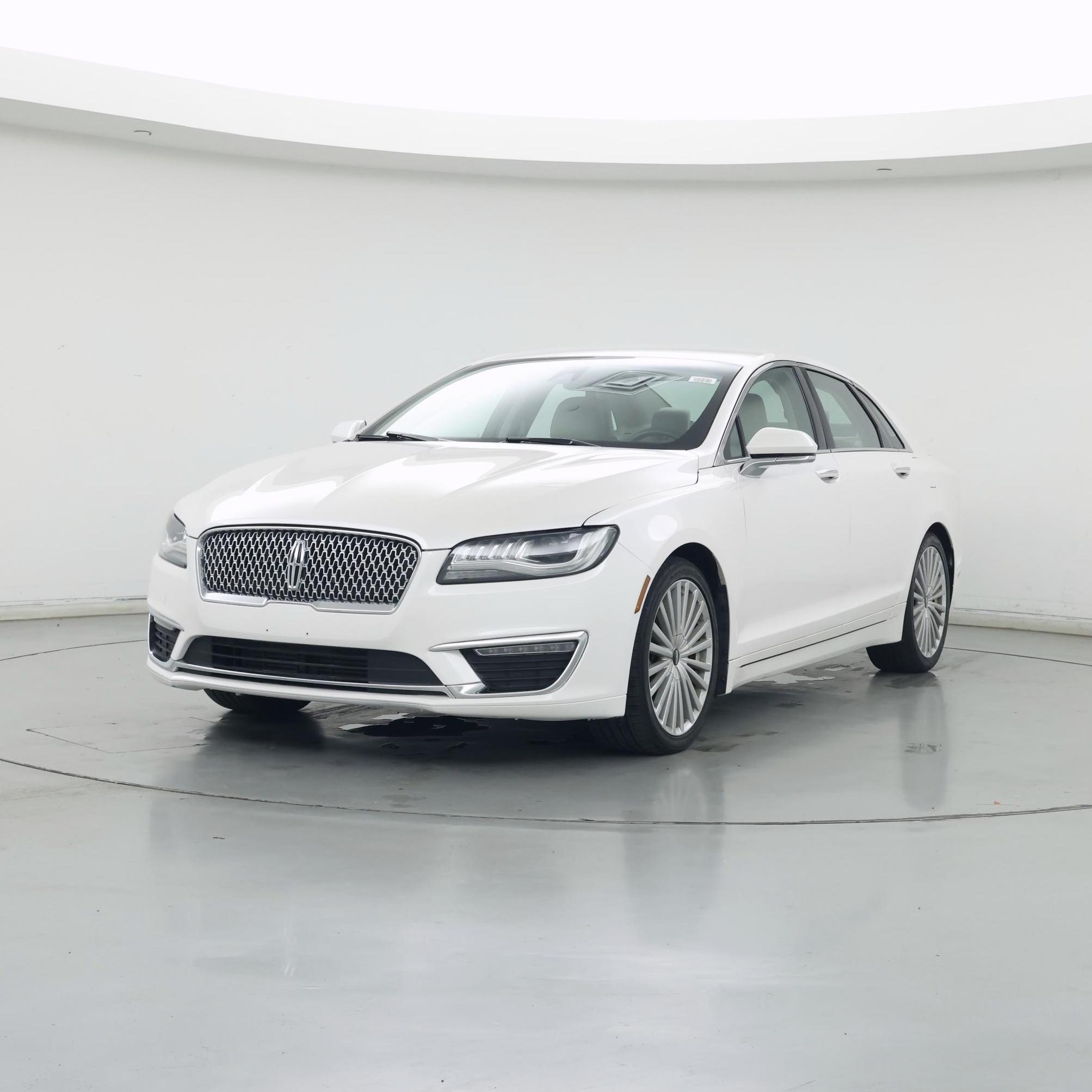 Thumbnail: 2017 Lincoln MKZ - 4