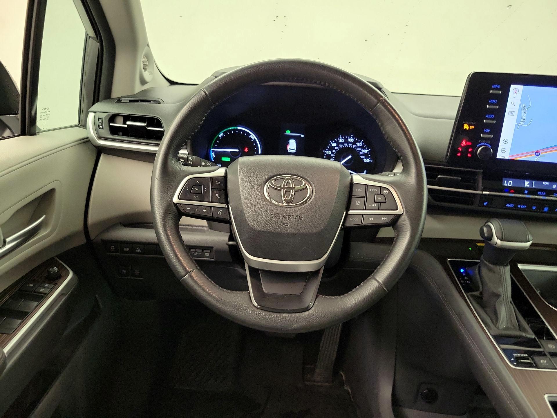 Thumbnail: 2024 Toyota Sienna - 10
