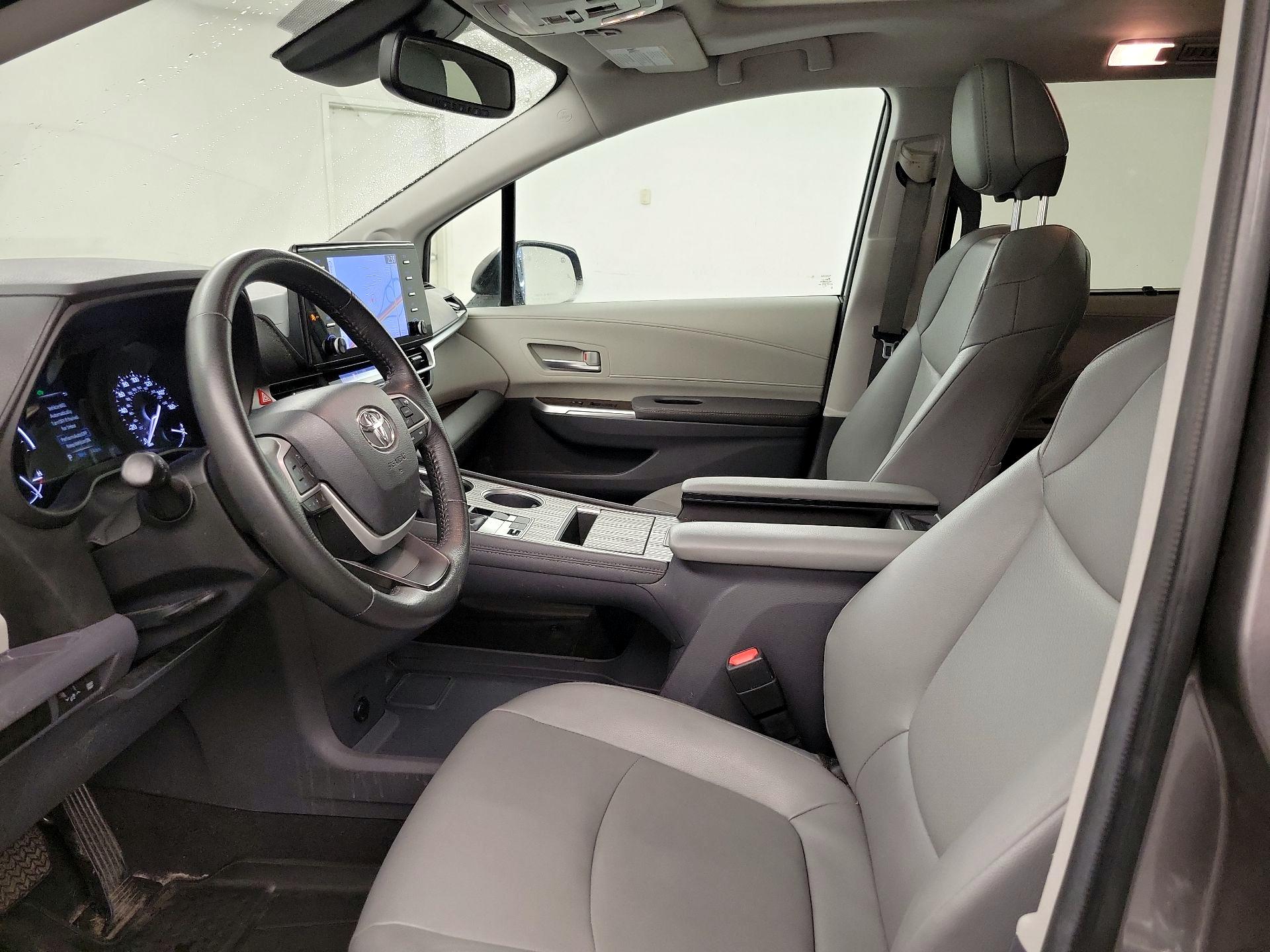Thumbnail: 2024 Toyota Sienna - 11